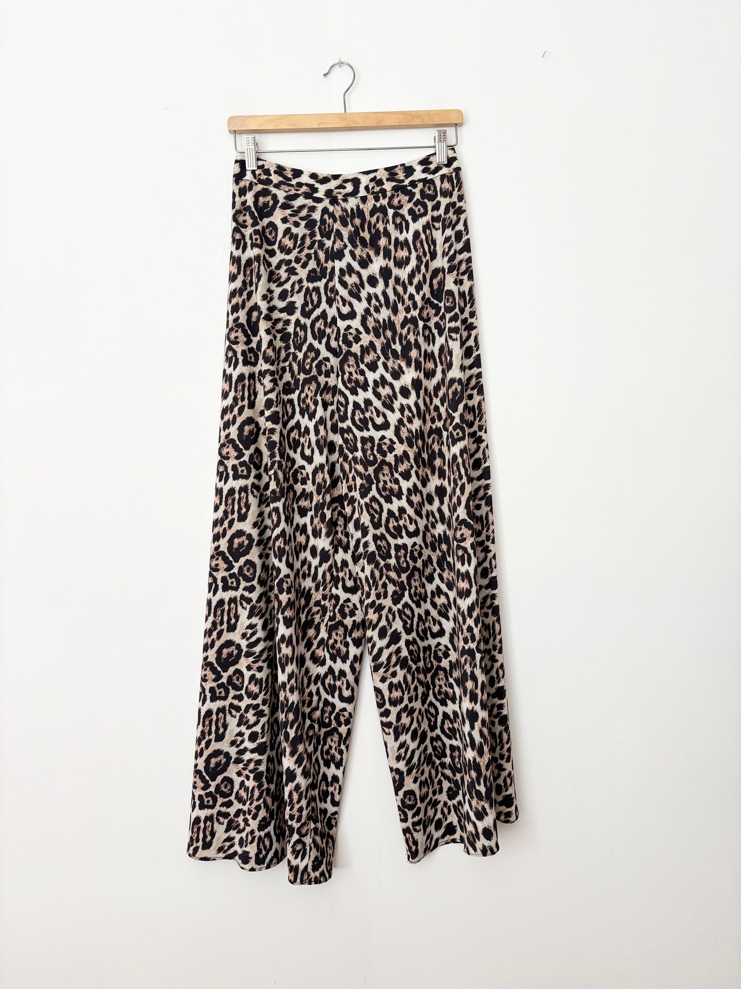 Alice + Olivia Remi leopard satin wide leg pants Small