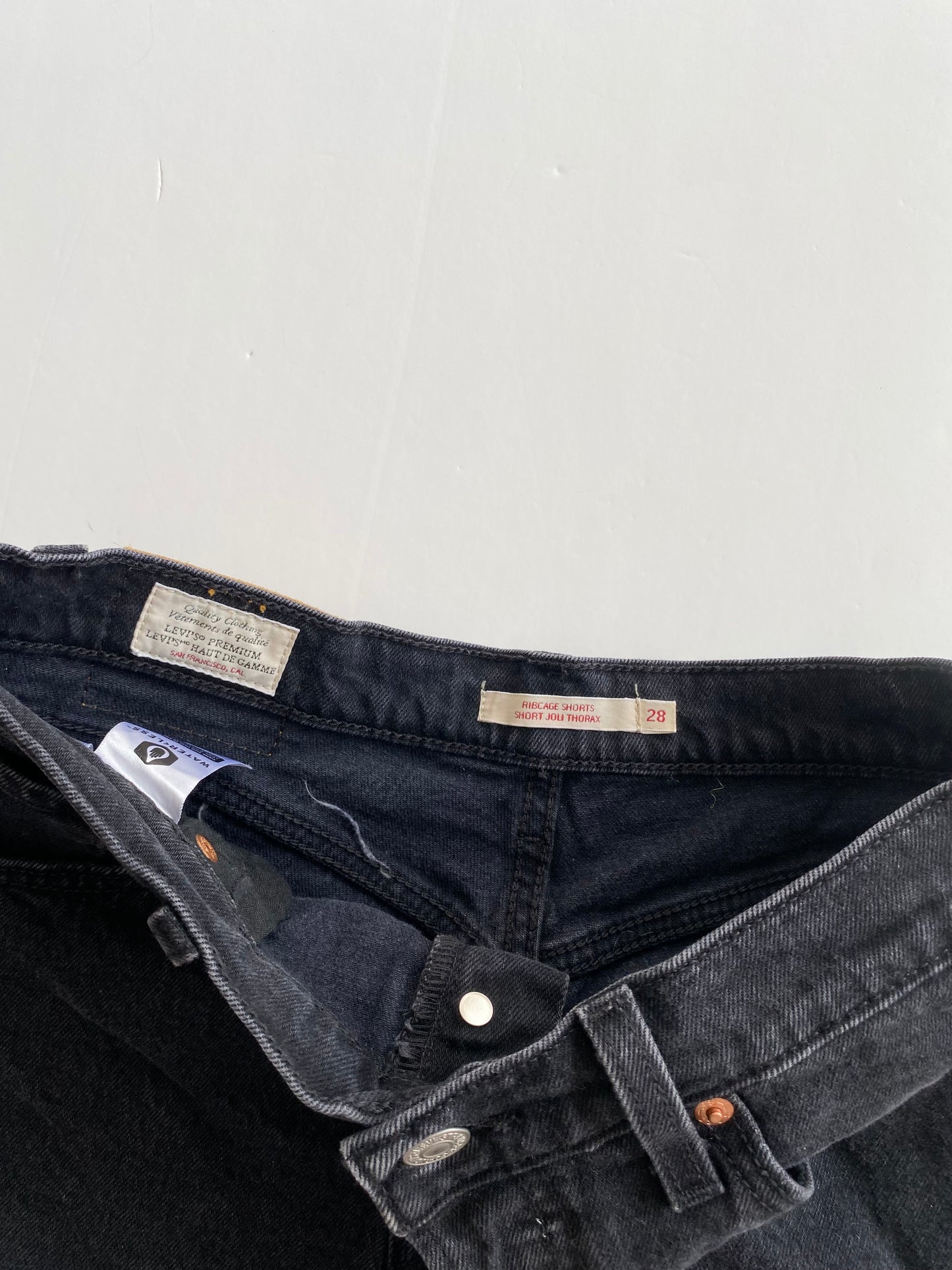 Short Levis Ribcage W28