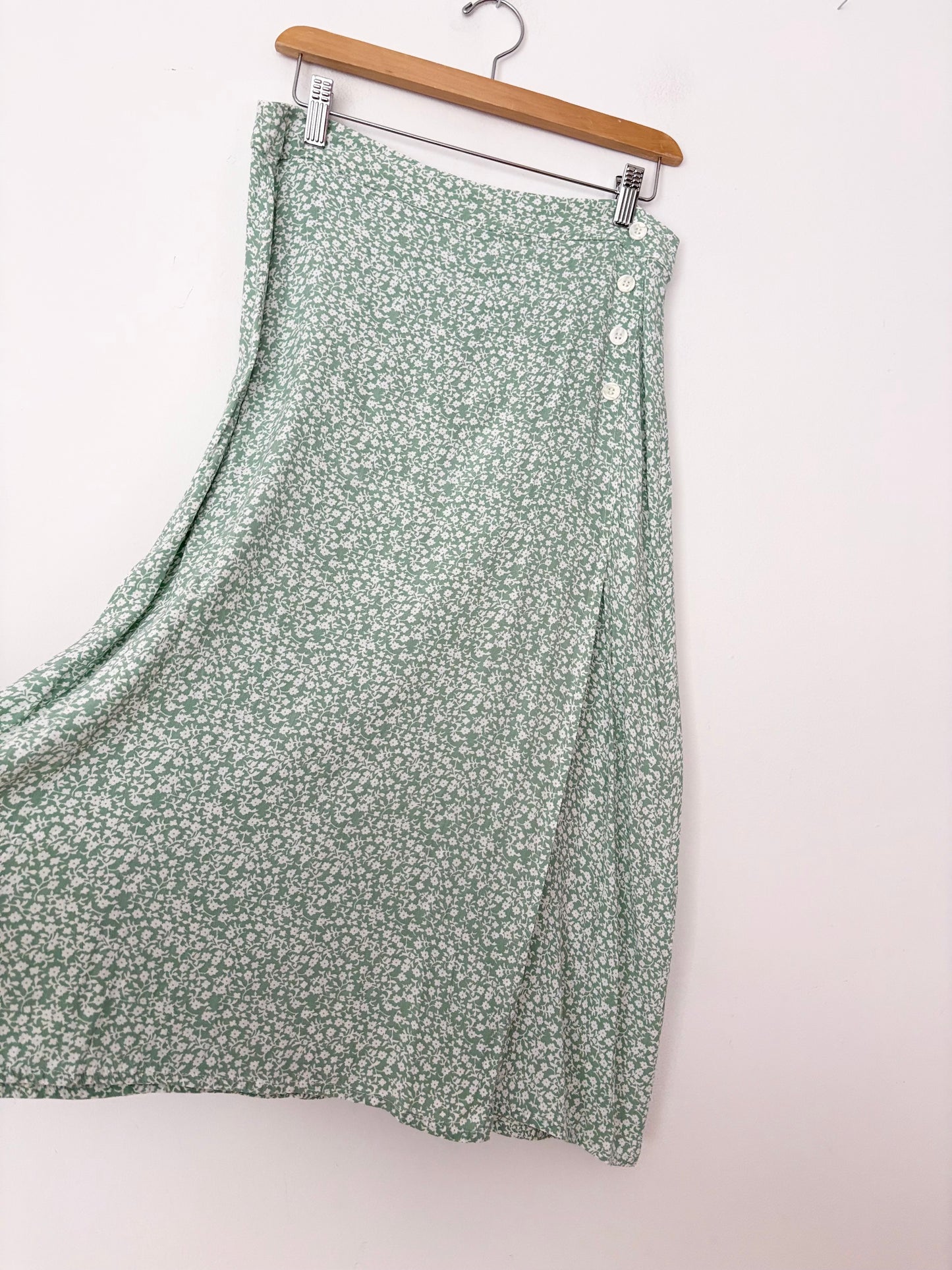 Jupe midi fleurie Racquel de la marque Faithfull, taille M/L