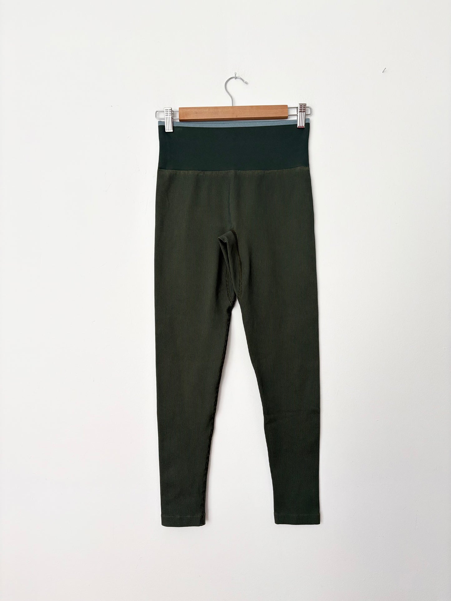 Legging côtelé sans coutures 7/8 Outdoor Voices taille M