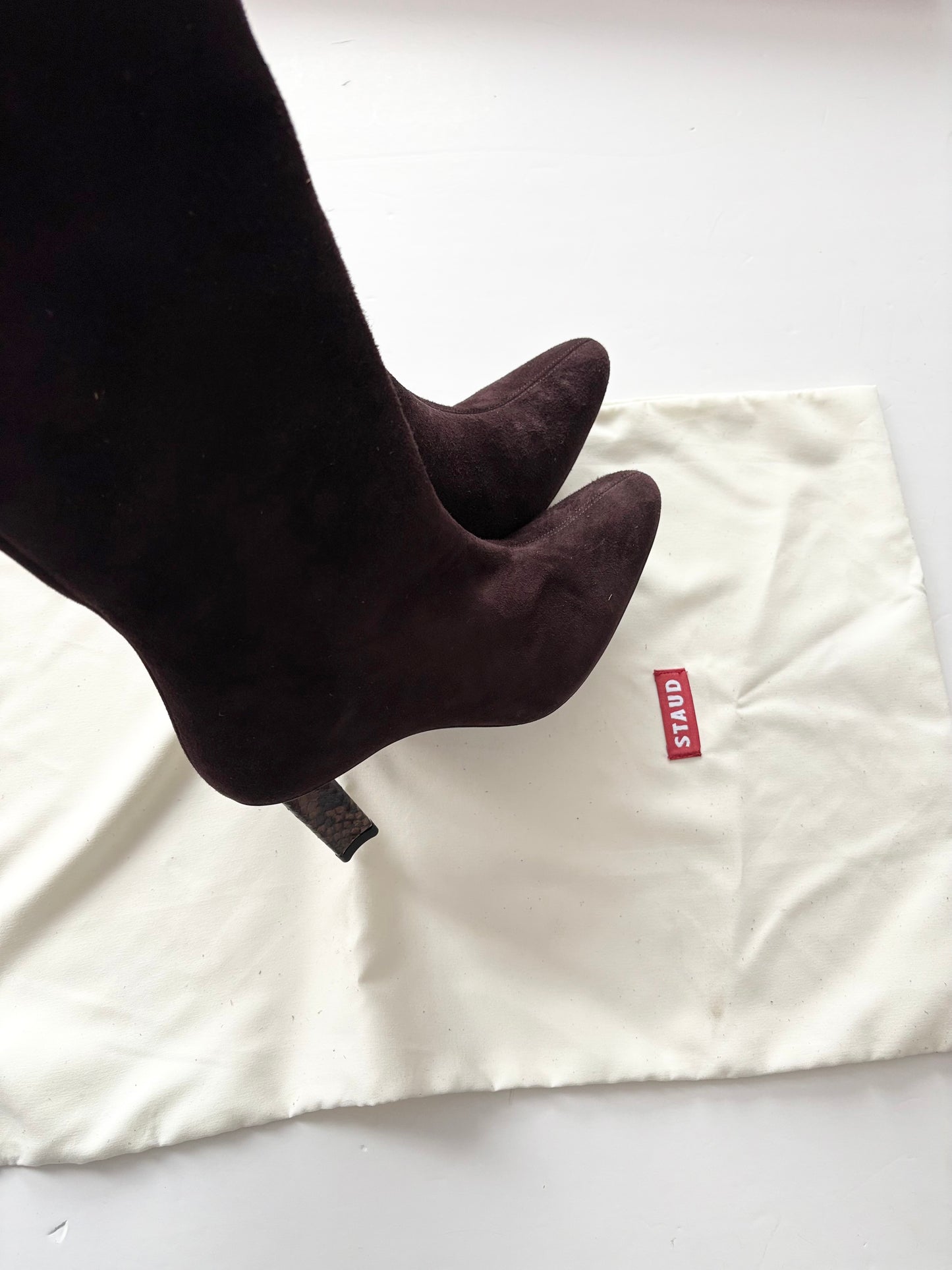 Bottes en daim marron STAUD Benny, pointure 36