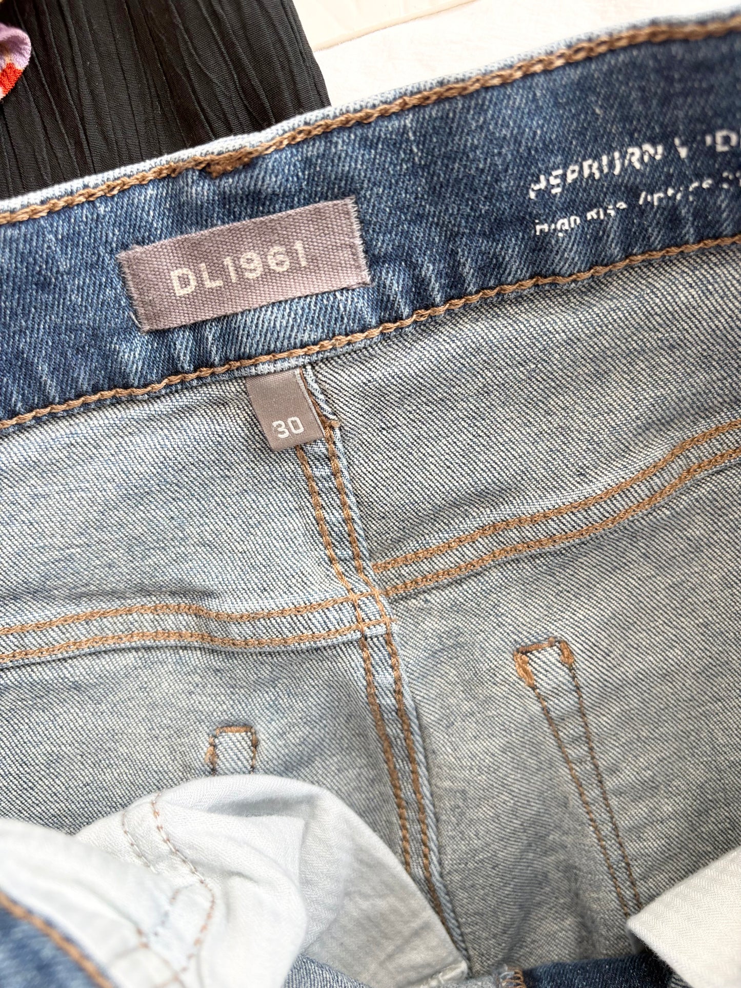 DL1961 Hepburn wide leg jeans W30
