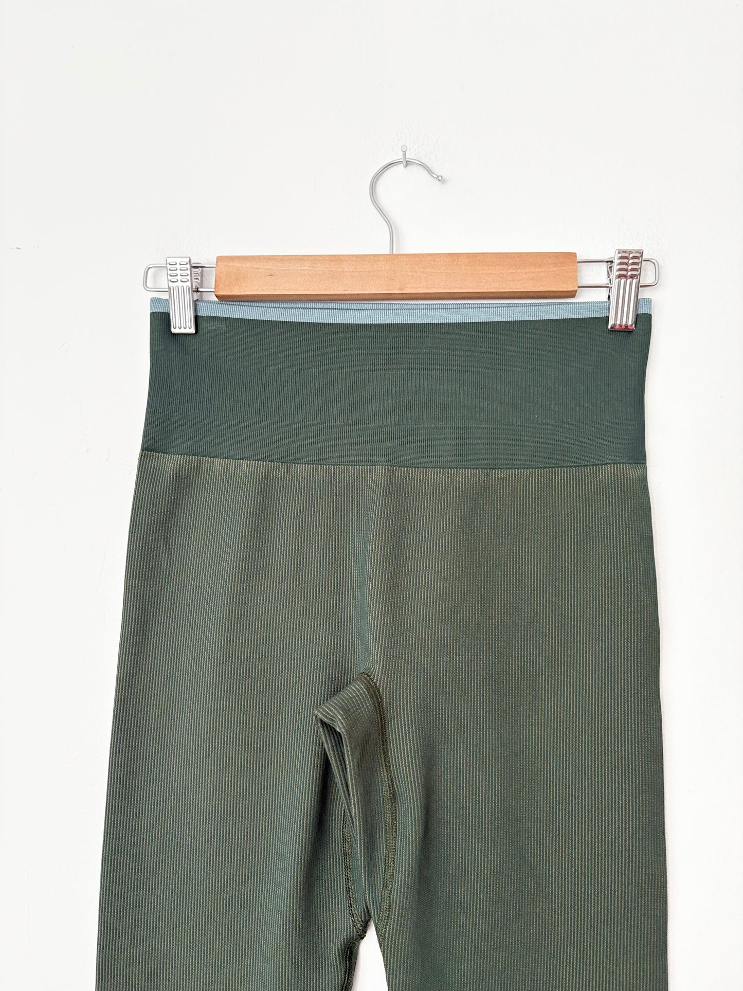 Legging côtelé sans coutures 7/8 Outdoor Voices taille M