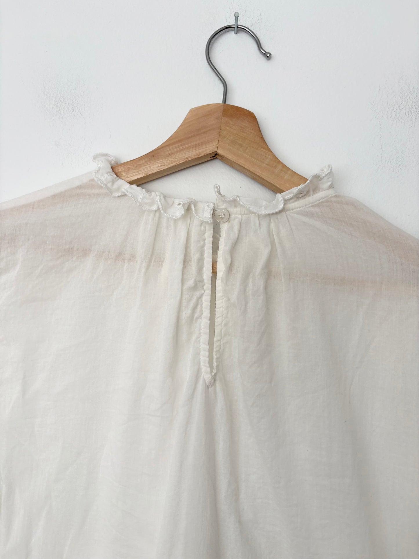 Anthropologie embellished floral blouse Medium