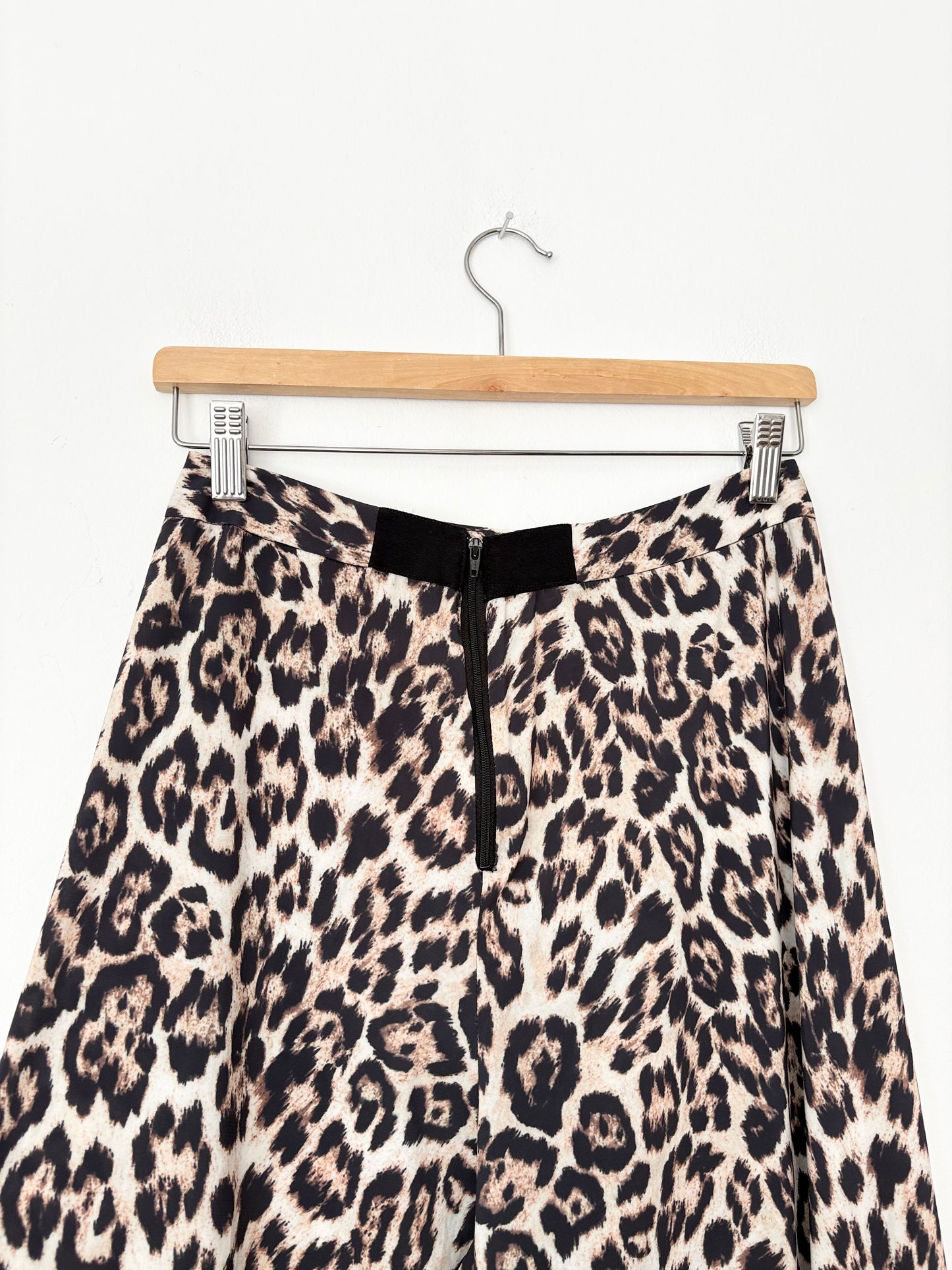 Alice + Olivia Remi leopard satin wide leg pants Small