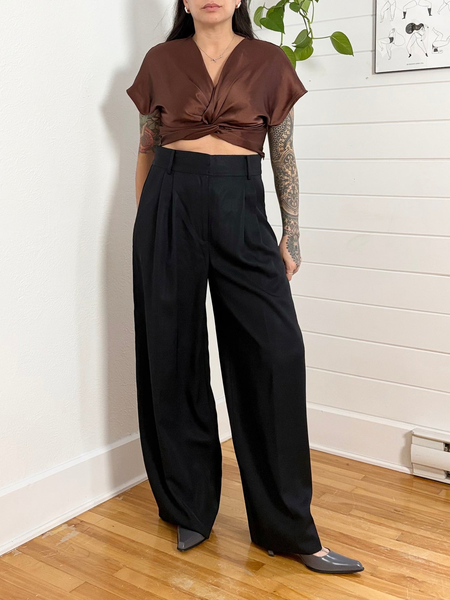 House of Harlow 1960 brown satin knotted top Medium