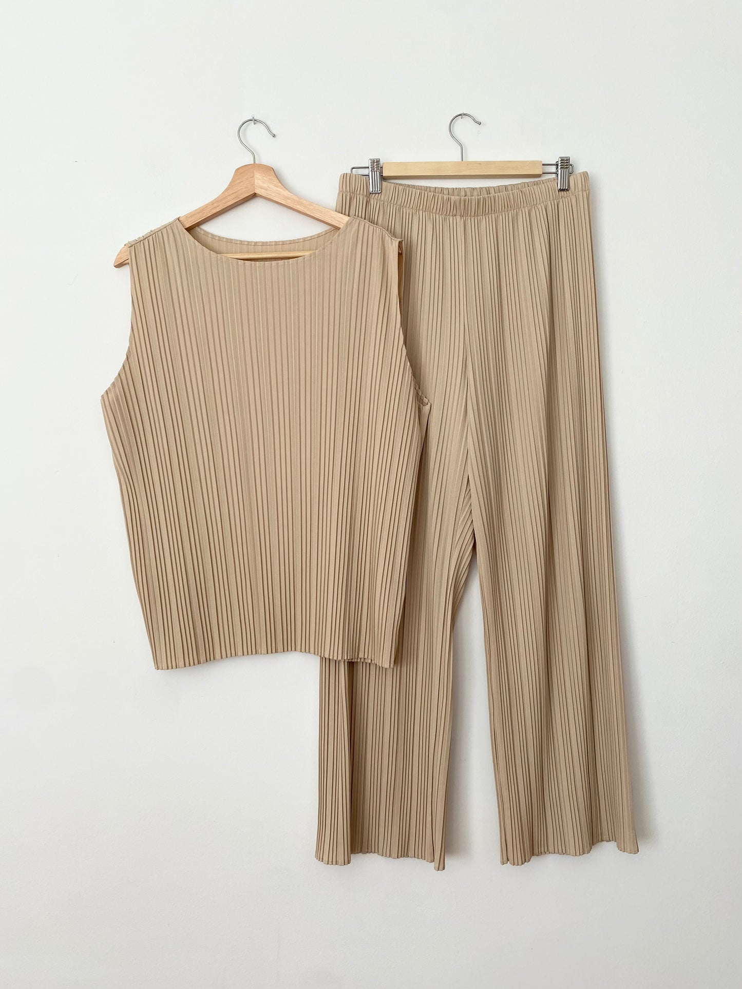 Uniqlo pleated set L/XL