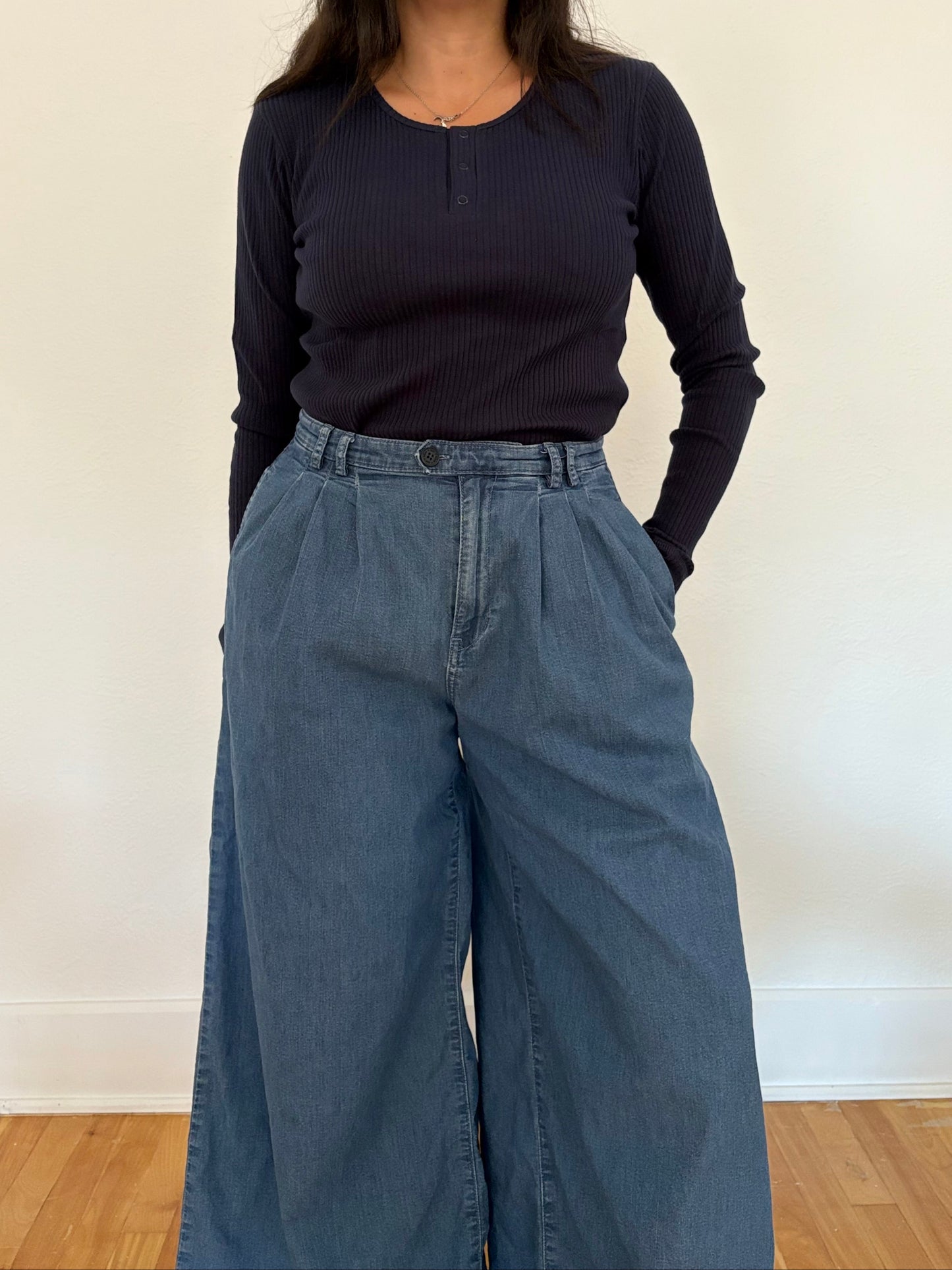 The simple folk ribbed top in indigo *Multiple sizes*
