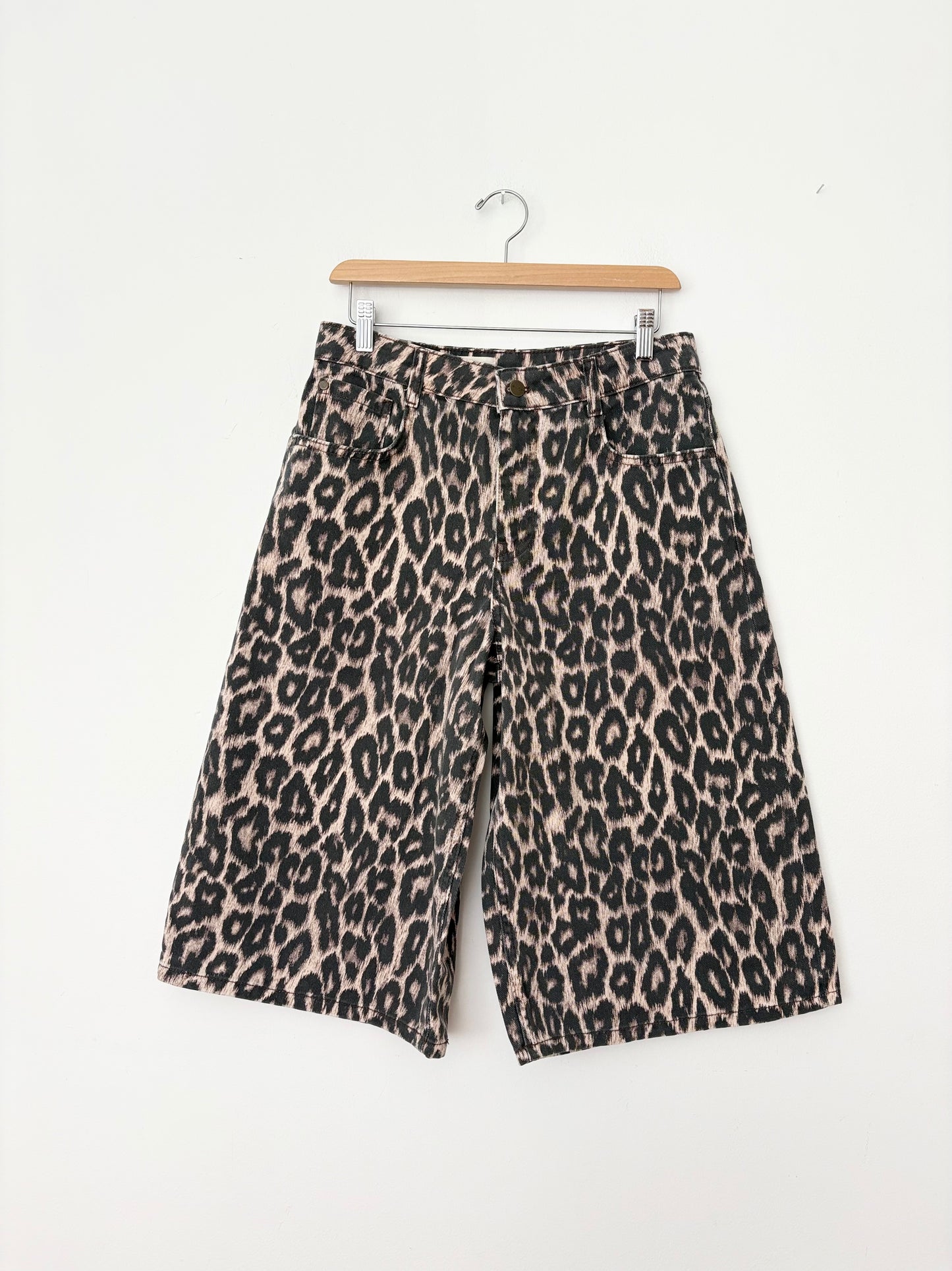 Pilcro leopart print bermuda shorts W27/28