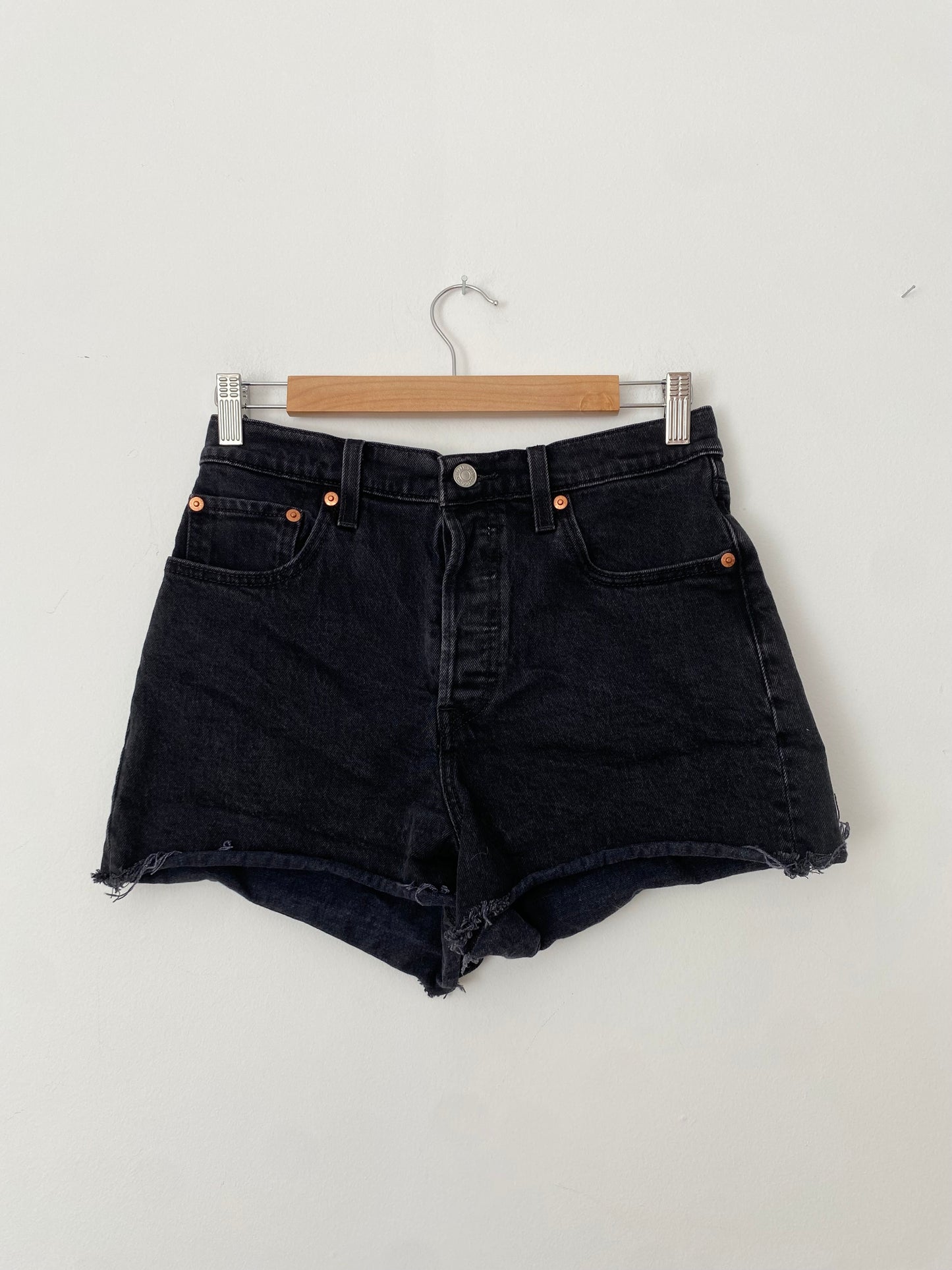 Short Levis Ribcage W28