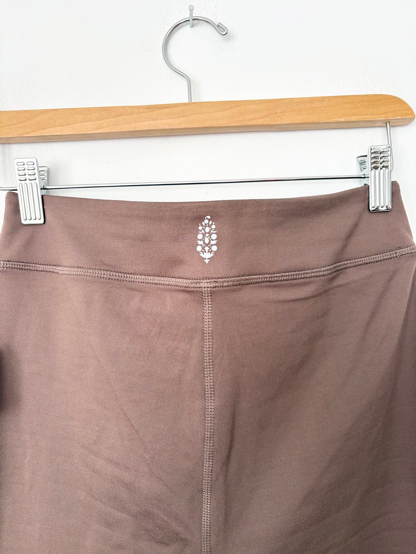 Free people movement crop flare leggings  Medium