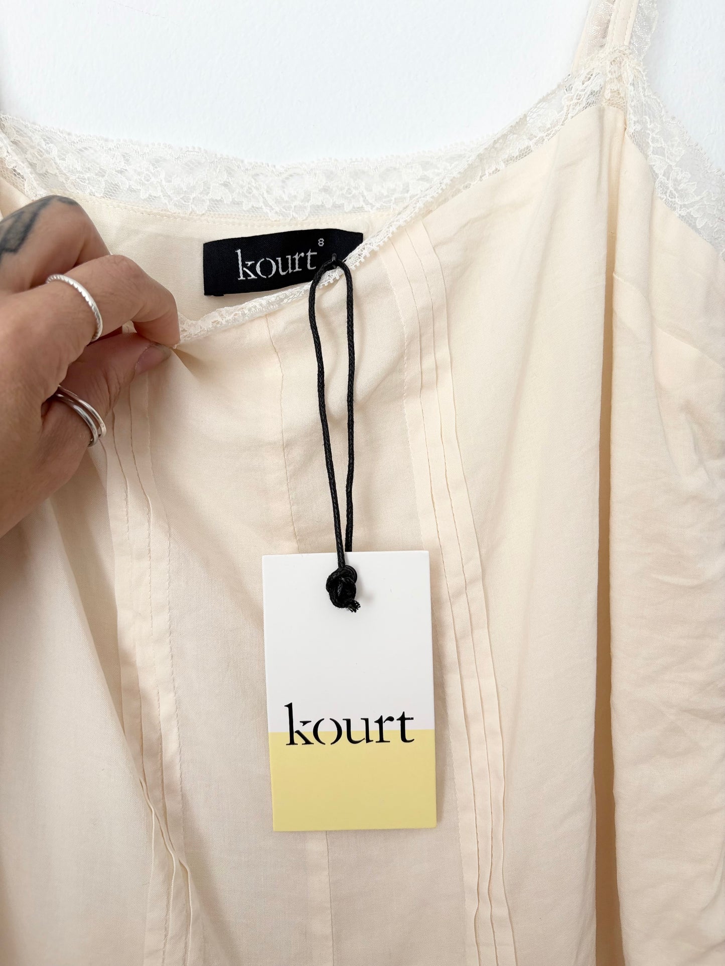 Robe nuisette en coton à volants et dentelle Kourt Armanii Medium