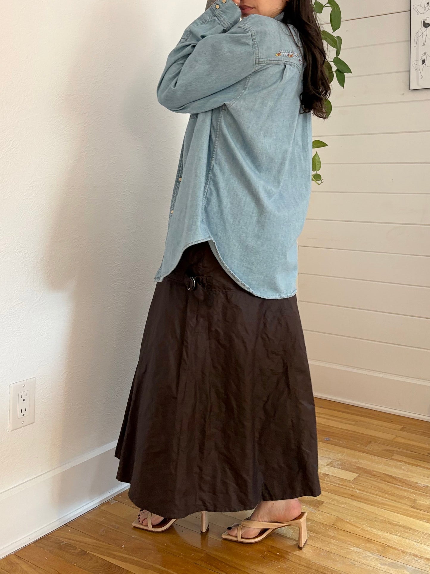 Surchemise en jean vintage délavé clair brodé, taille M/L