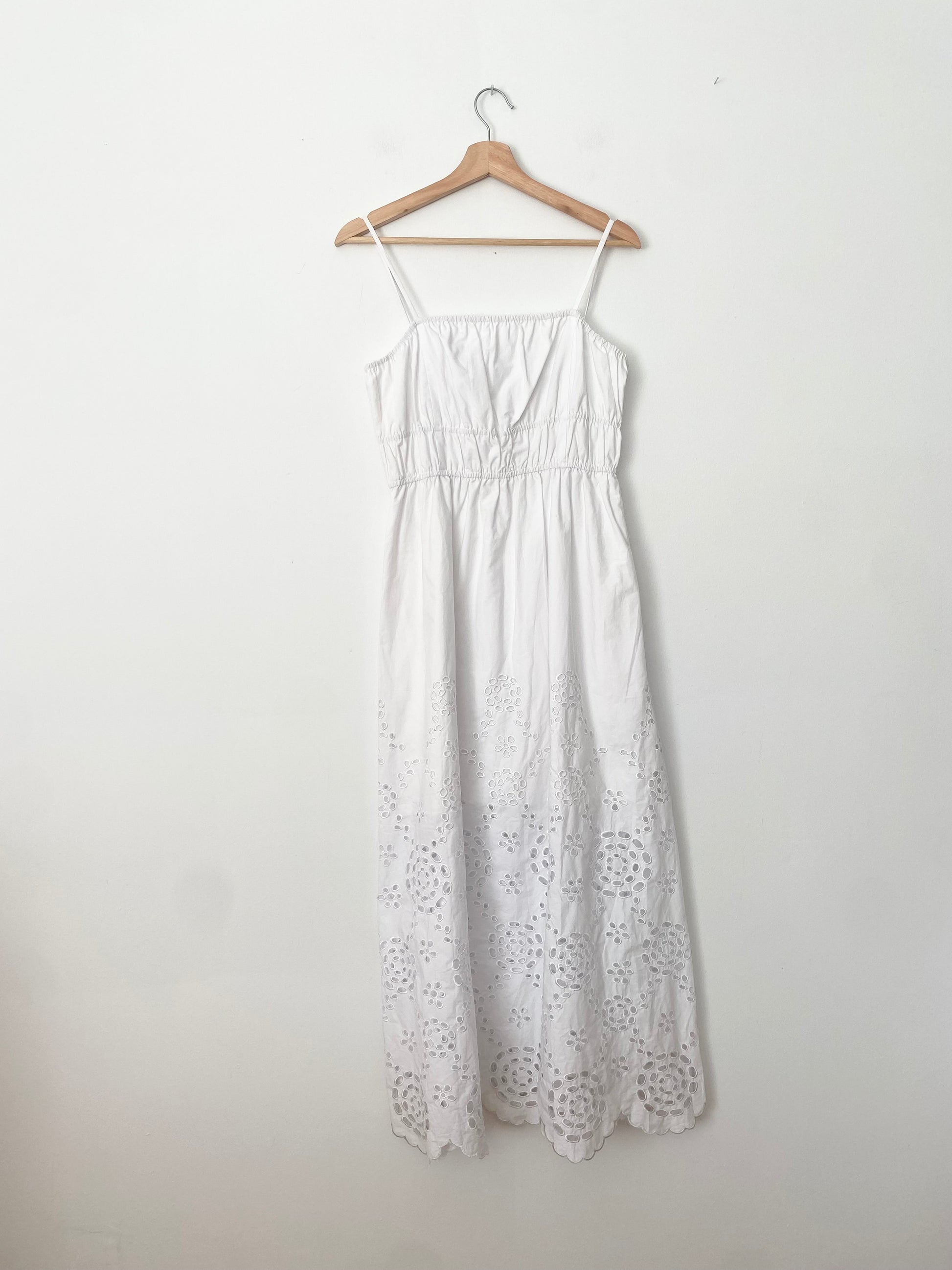 Madewell embroidered tank dress in poplin Medium The Leftovers Madewell embroidered tank dress in poplin Medium The Leftovers