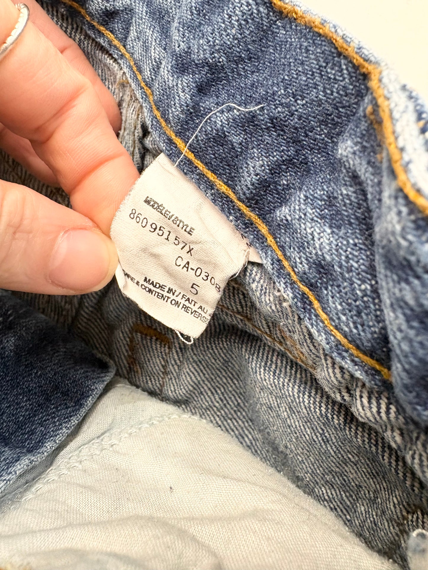 Short en jean vintage taille cintrée avec broderie aux poches 3/4 ans