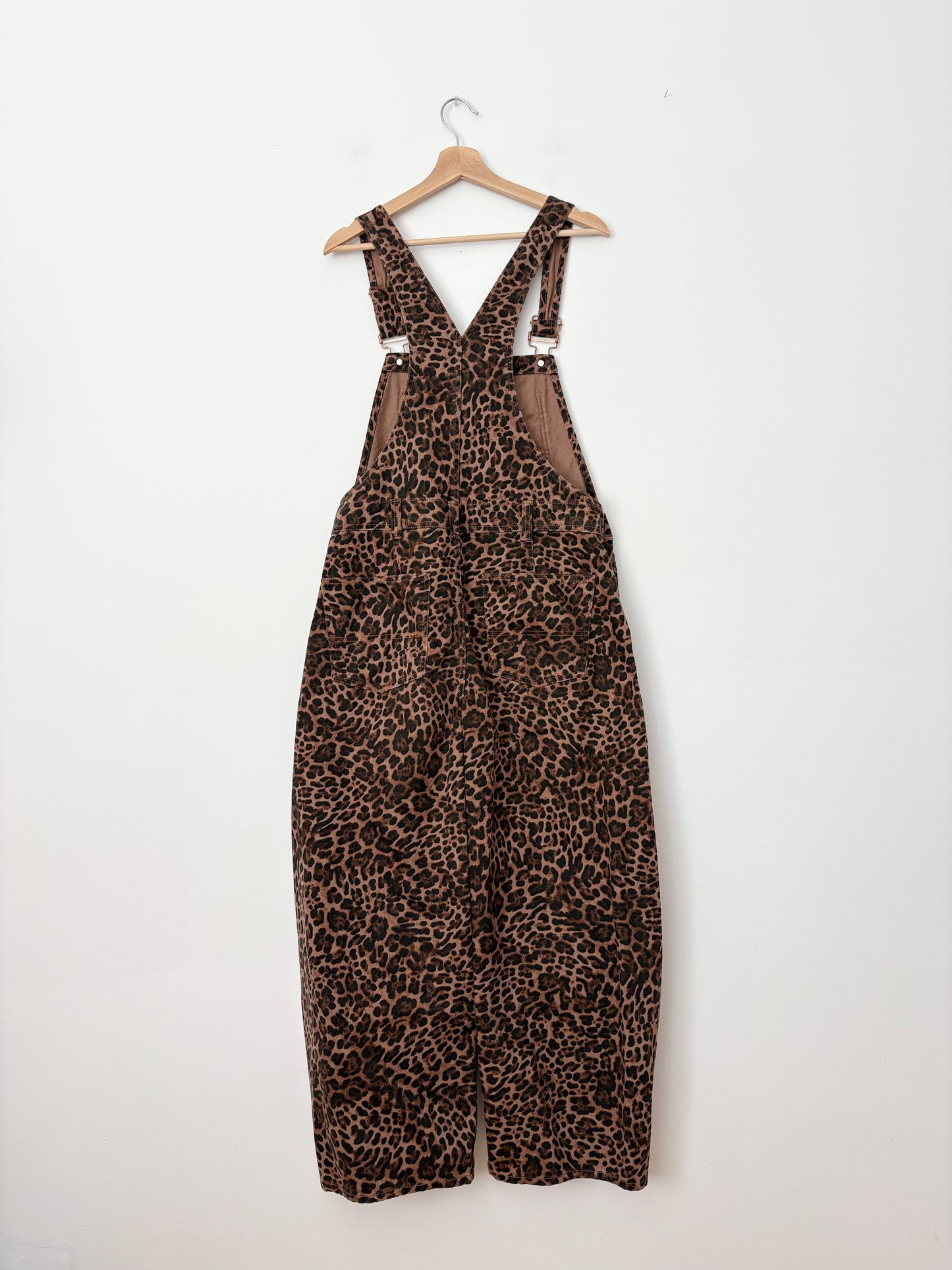 Gap leopard denim horseshoe overalls XS/S