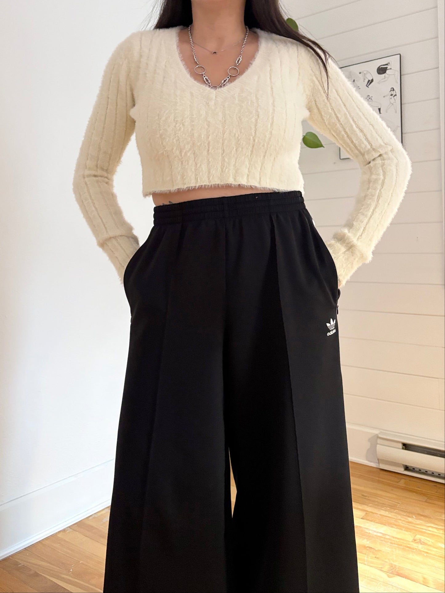 Urban Outfitters fluffy crop sweater Small