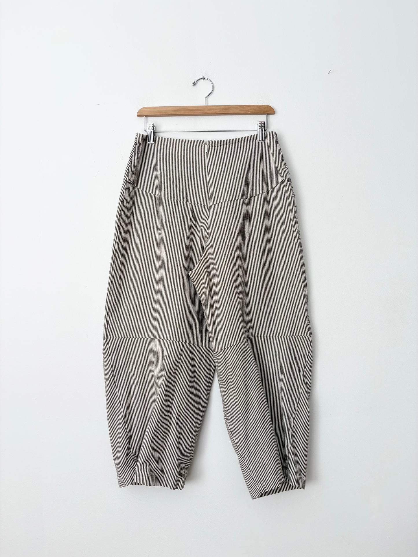 Lilith stripe barrel pants M/L
