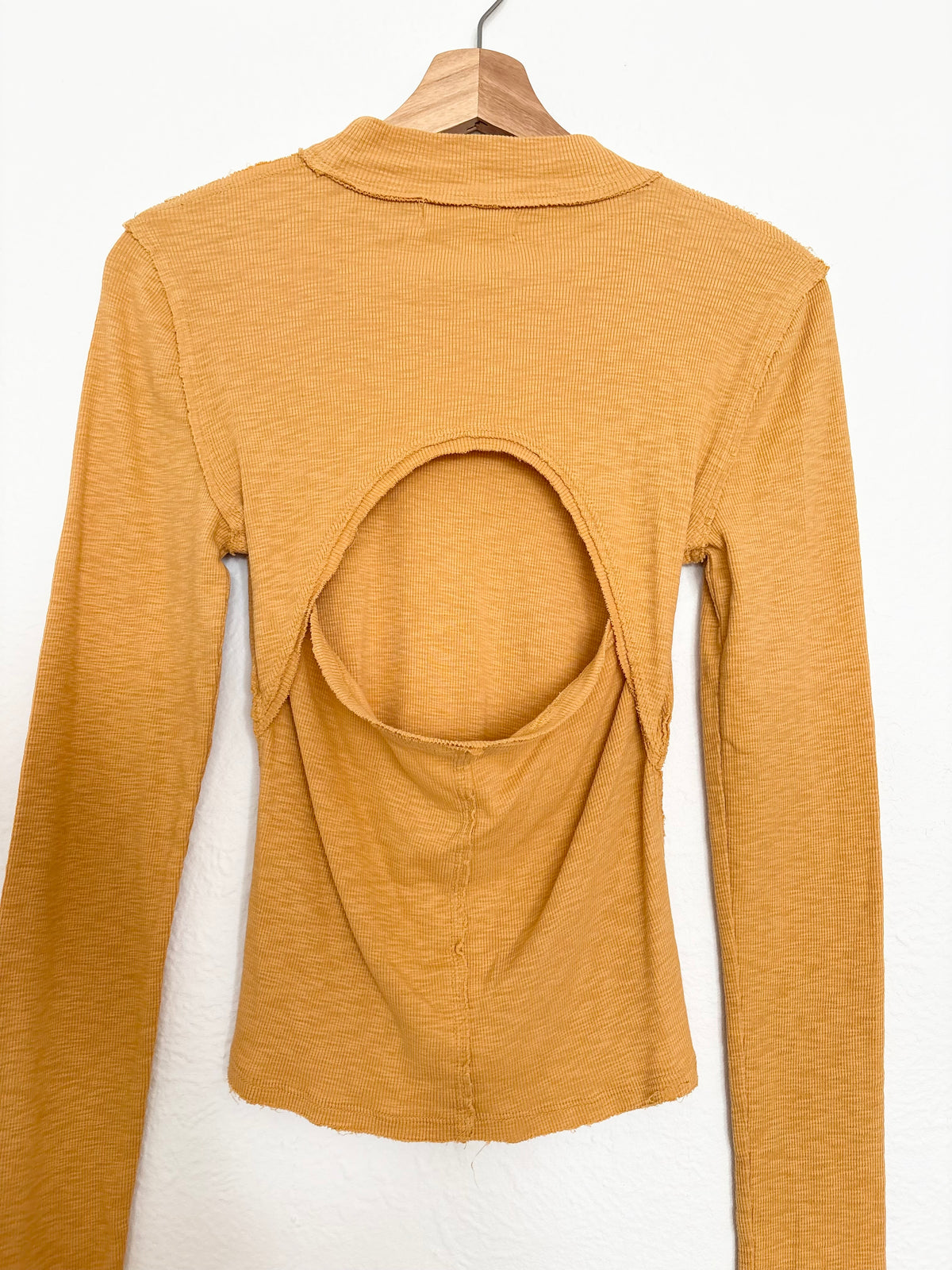 Free People cut-out back long sleeve top Small
