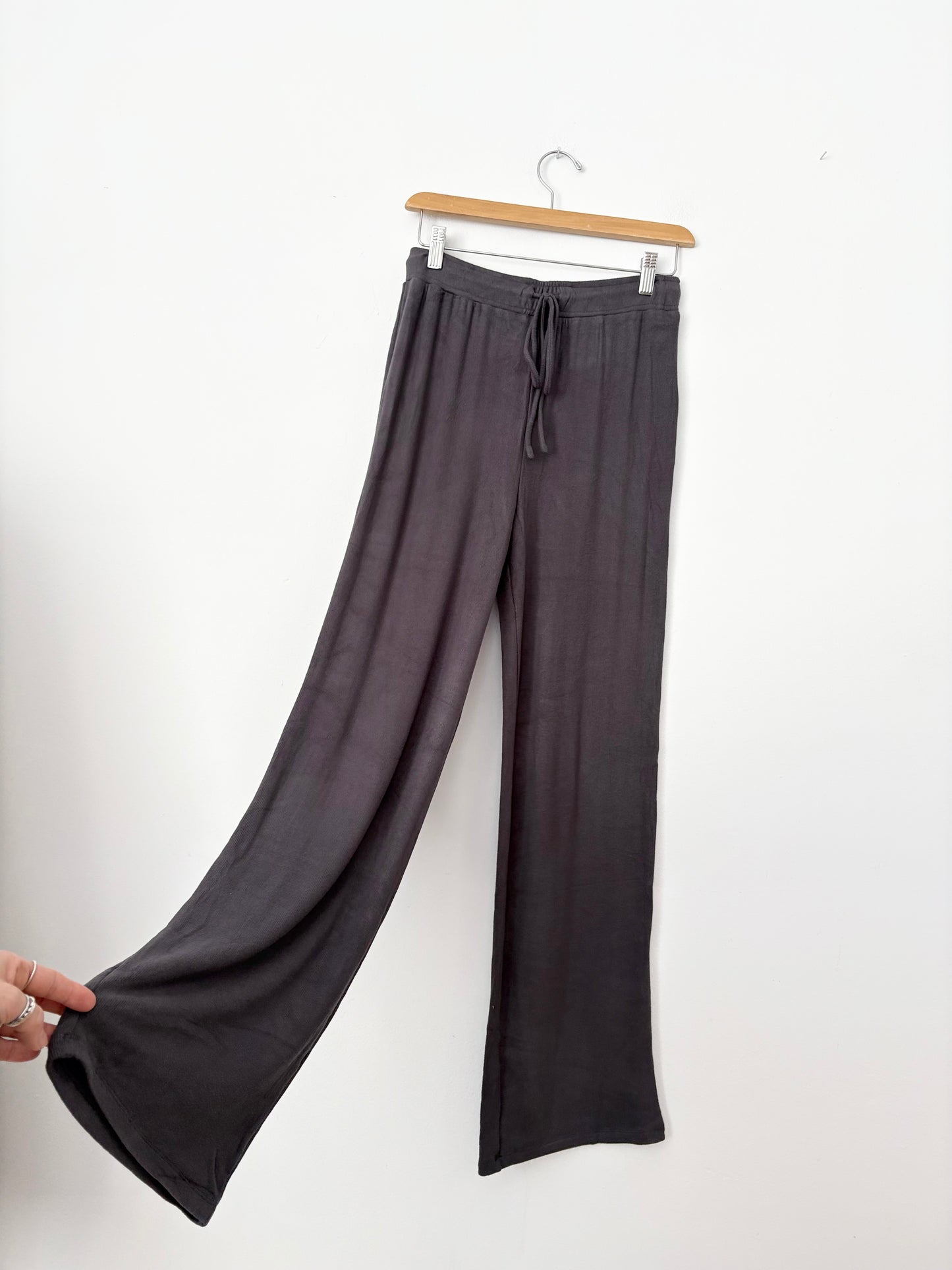NIA wide leg sweatpants Medium