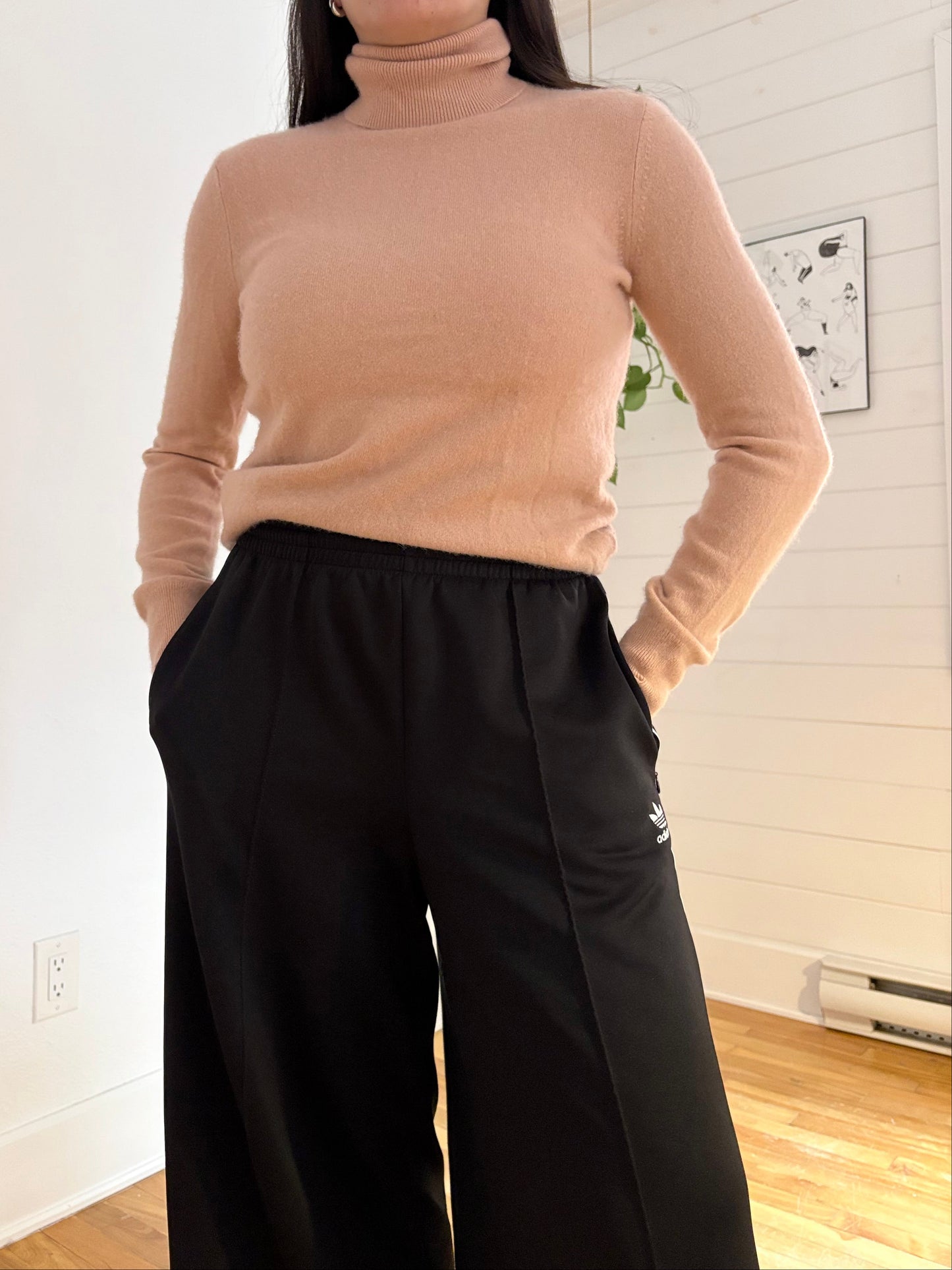 Uniqlo cashmere turtleneck Medium