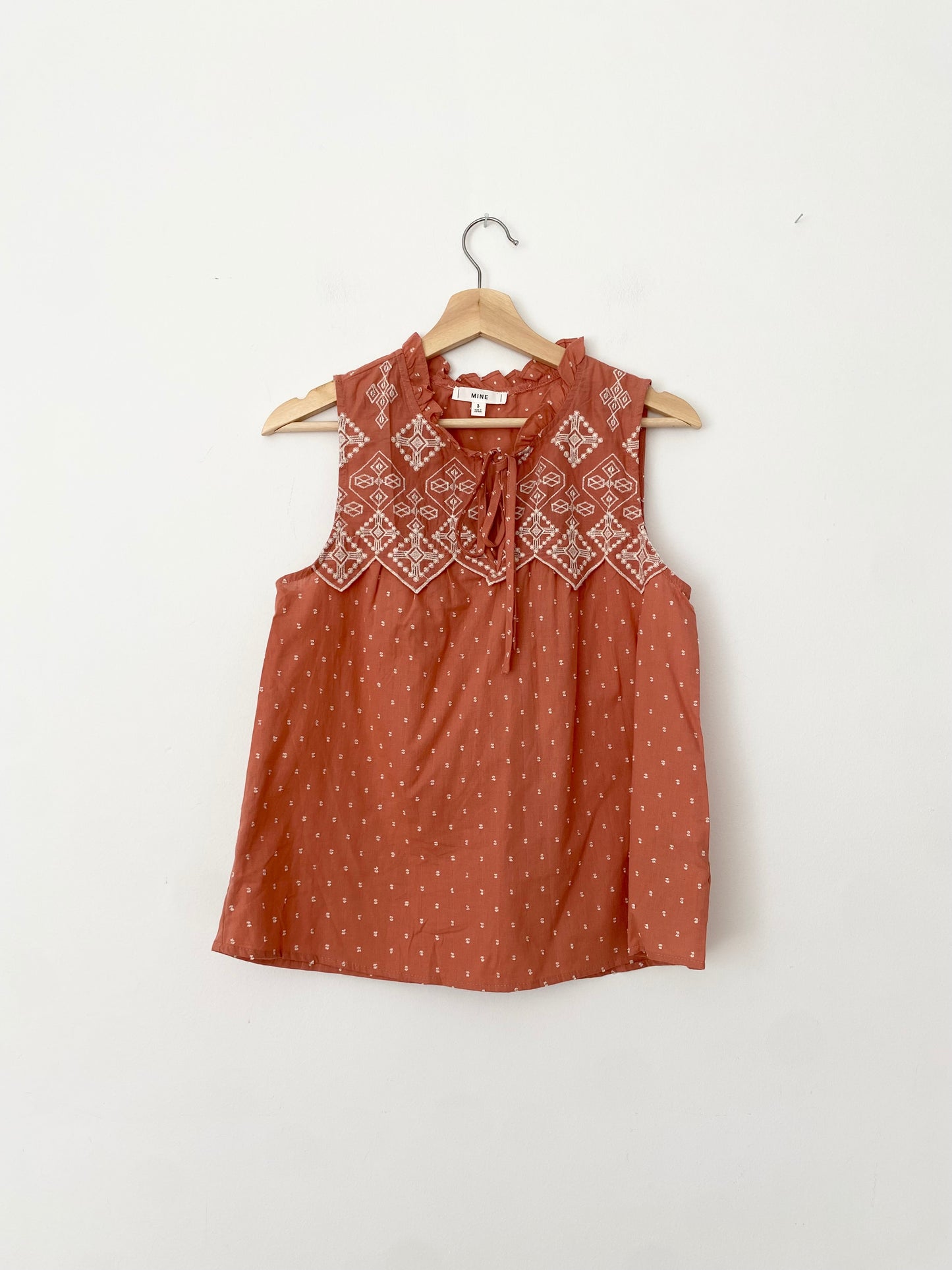 Anthropologie Mine embroidered sleeveless blouse Small