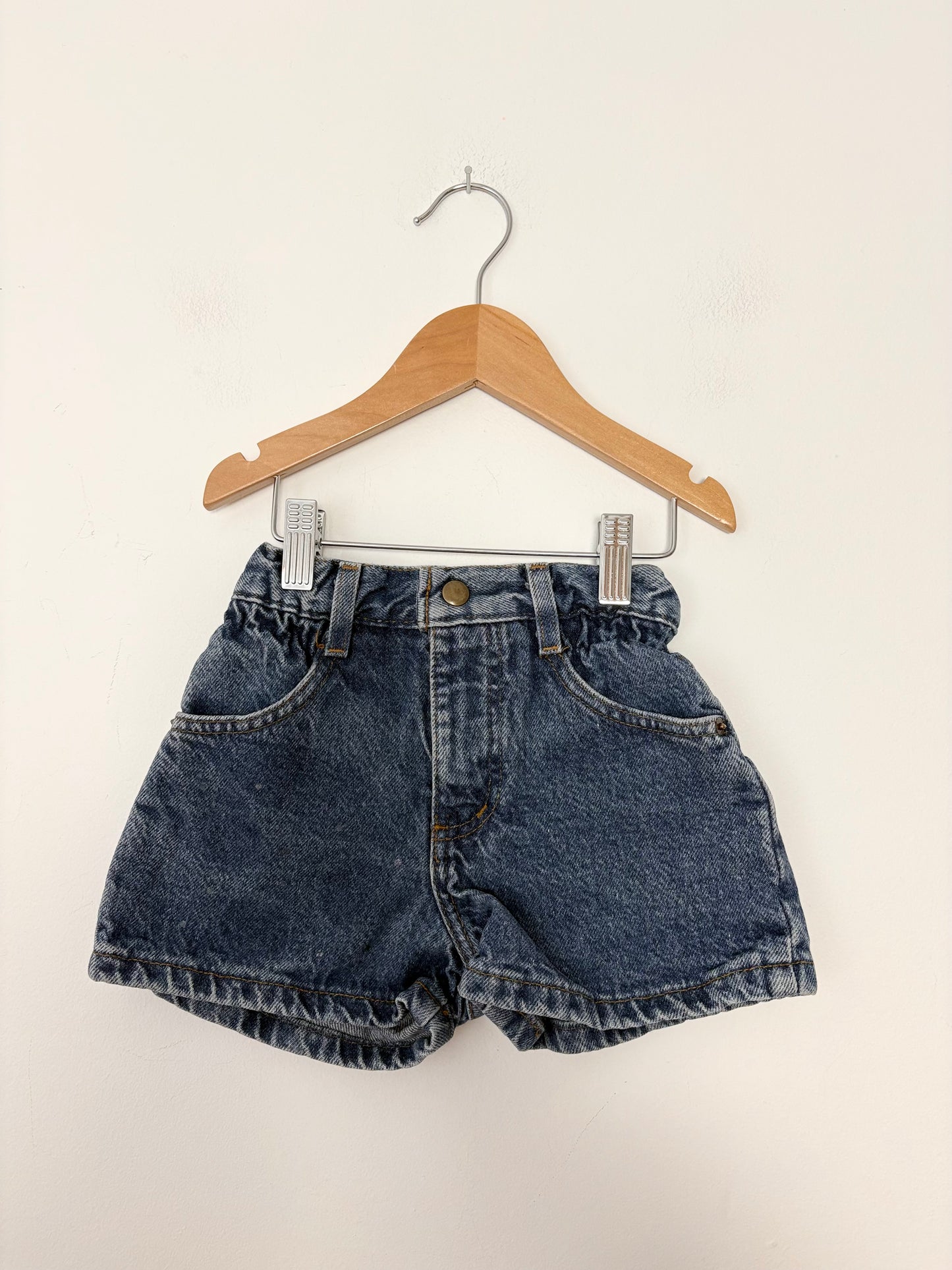 Short en jean vintage taille cintrée avec broderie aux poches 3/4 ans