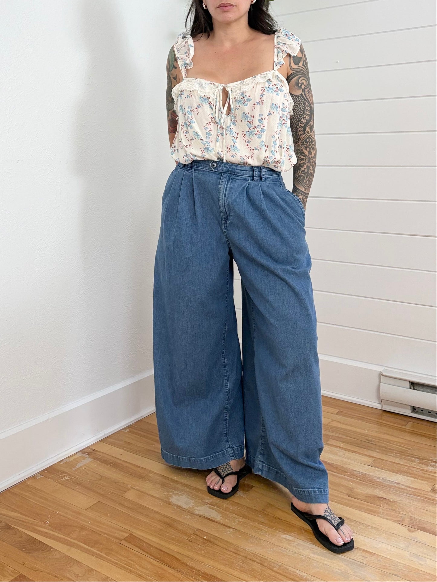 Gap X Doen wide leg pleated jeans W28