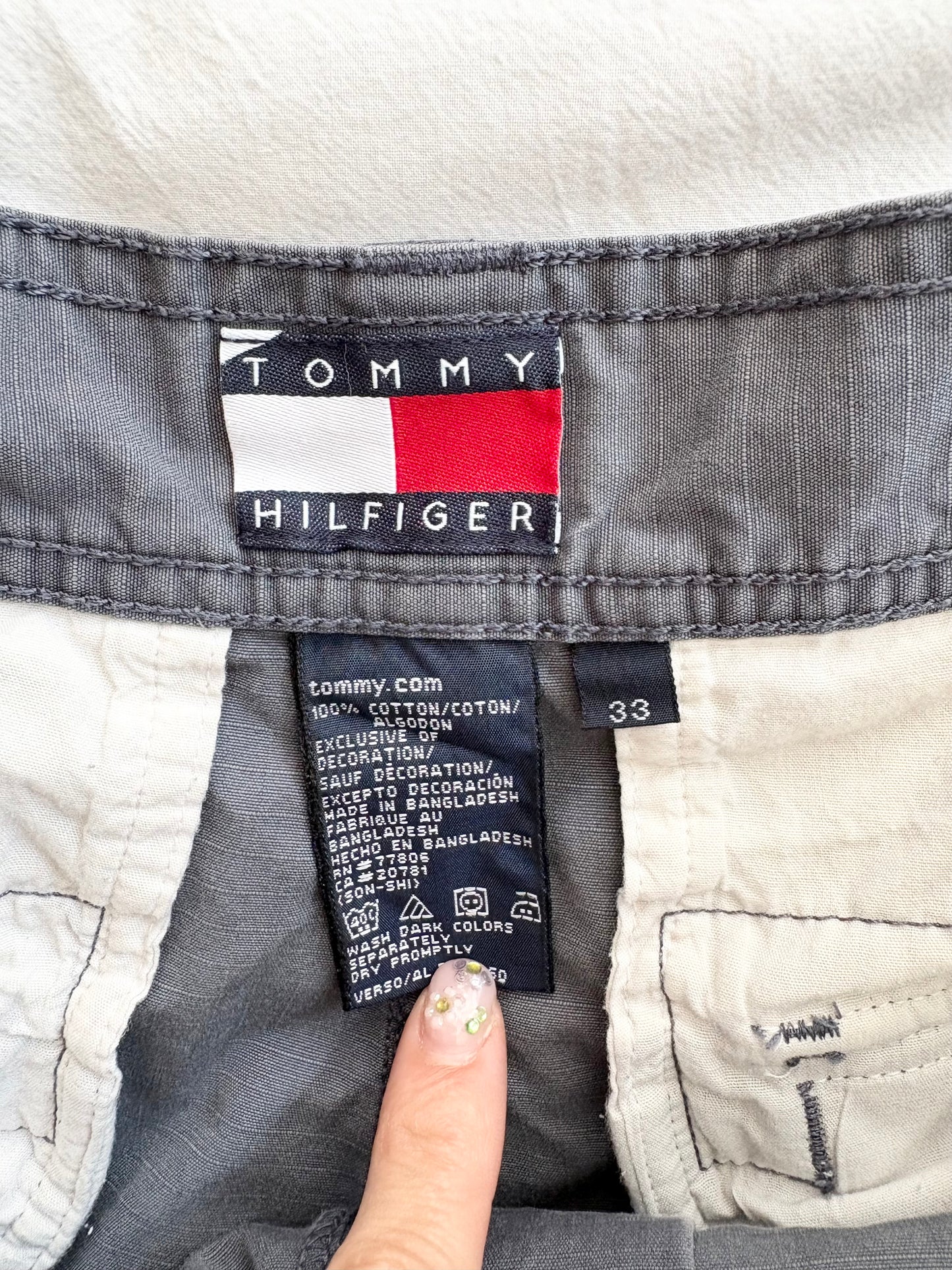 Y2K Tommy Hilfiger cargo long shorts W33/34