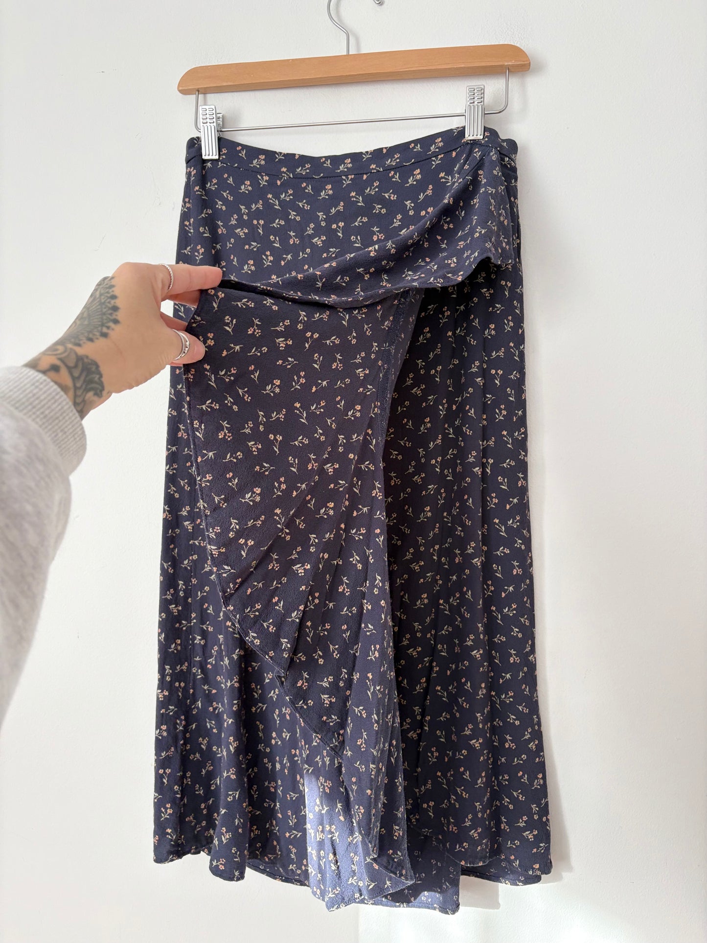 Madewell ruffle wrap midi skirt Medium