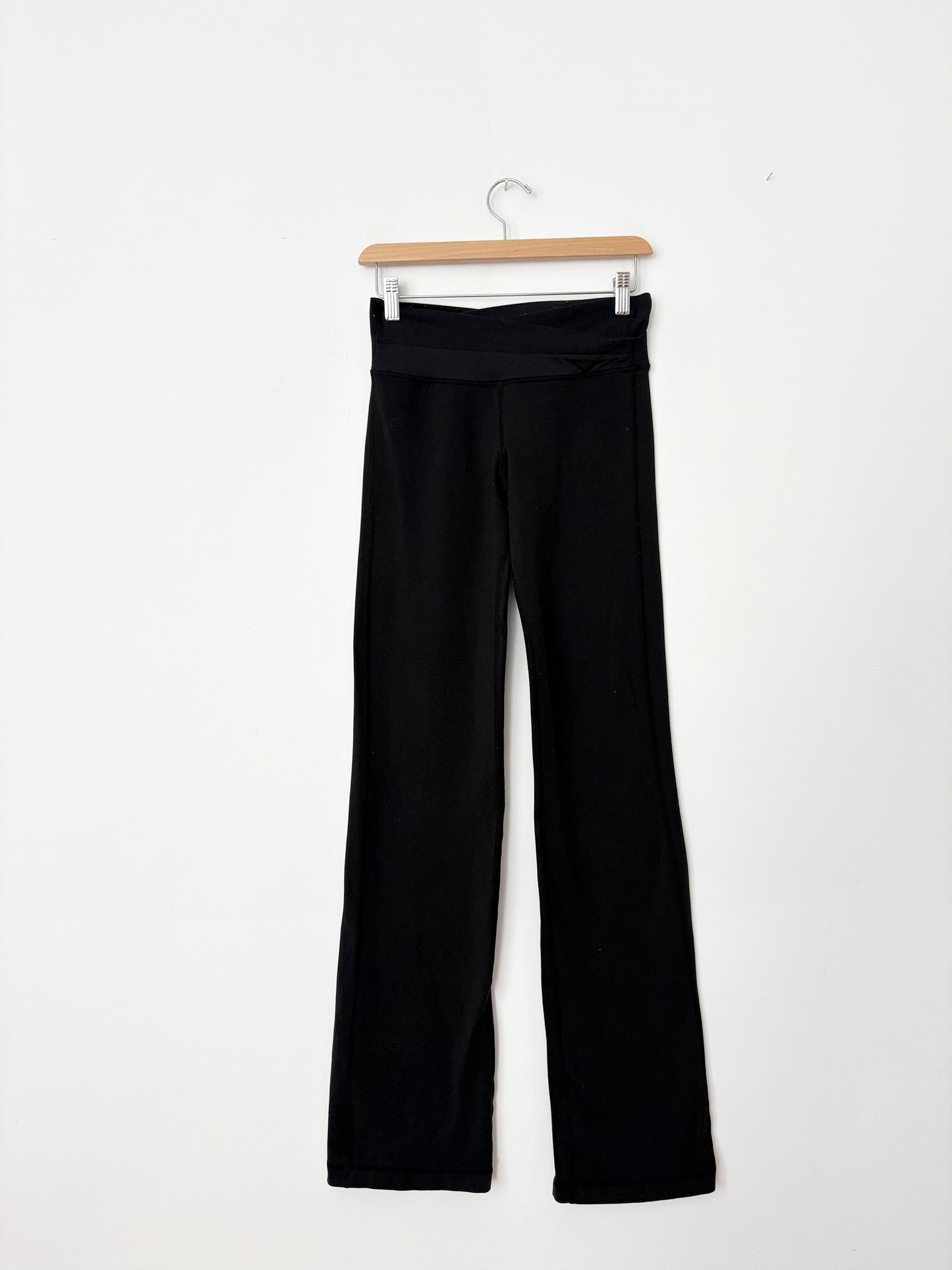Lululemon criss cross flare leggings size 4