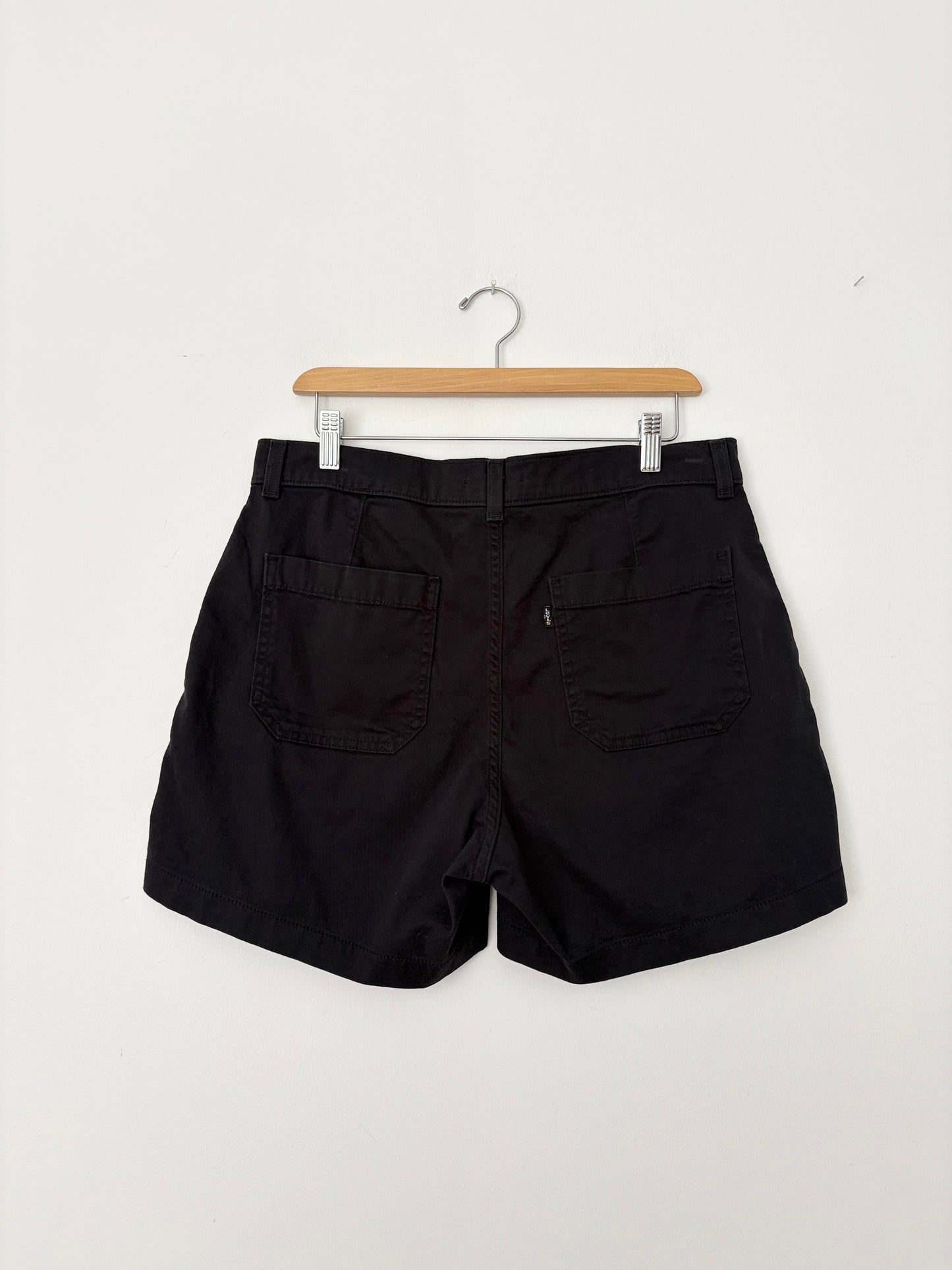 Levis Utility black shorts W31