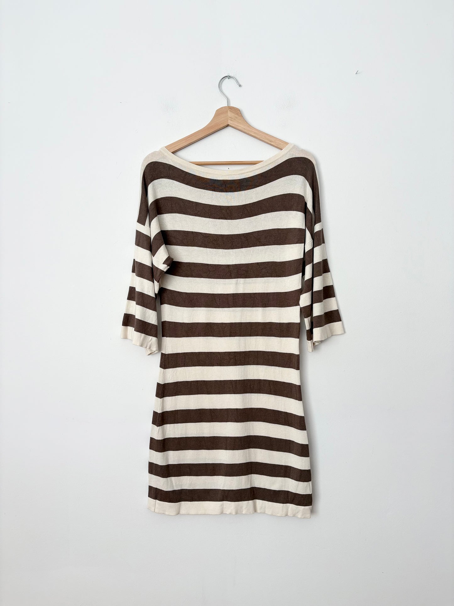 Robe rayée en soie mélangée à manches dolman Trina Turk, taille M