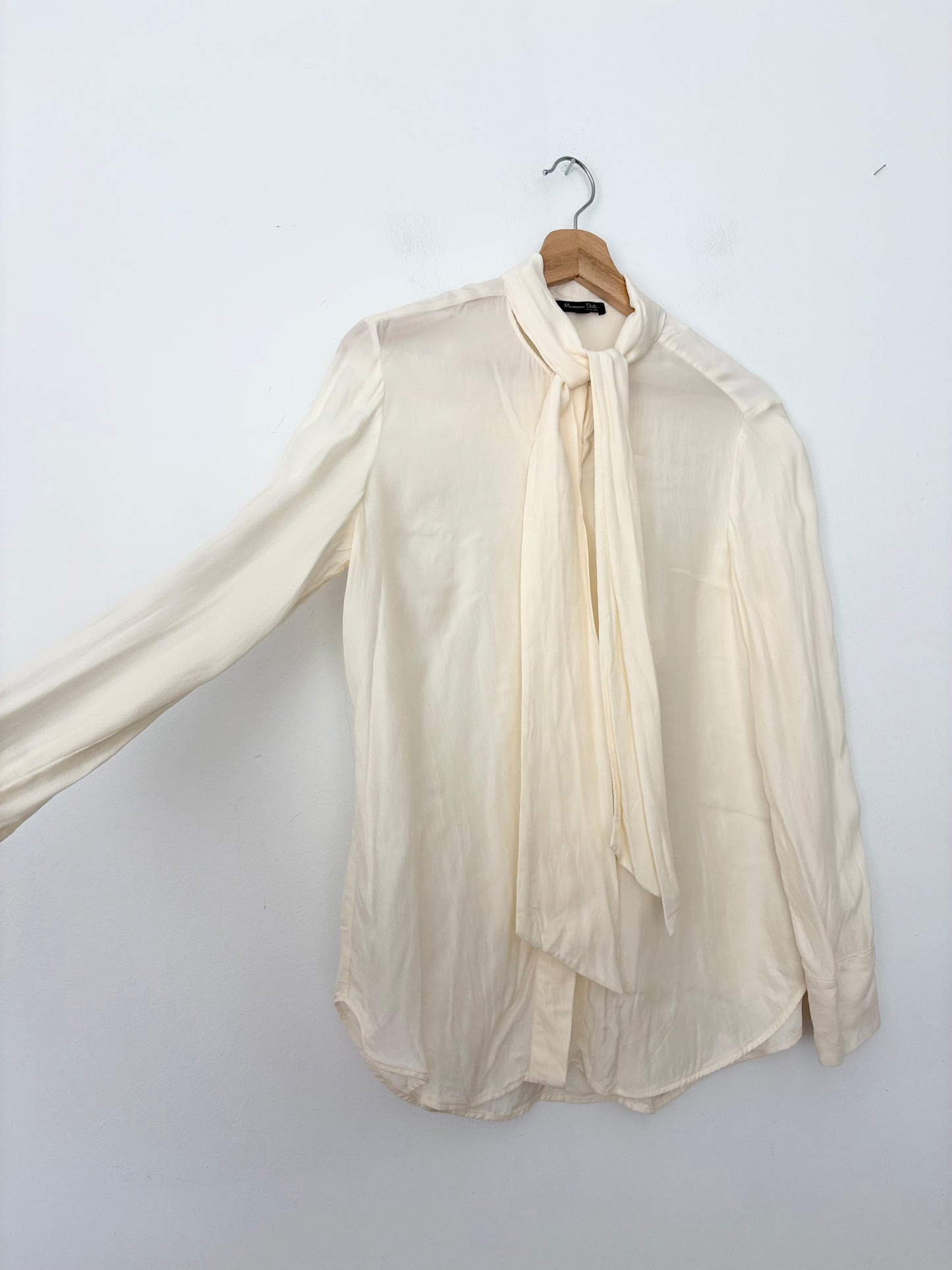 Chemisier Massimo Dutti en voile avec cravate, taille M