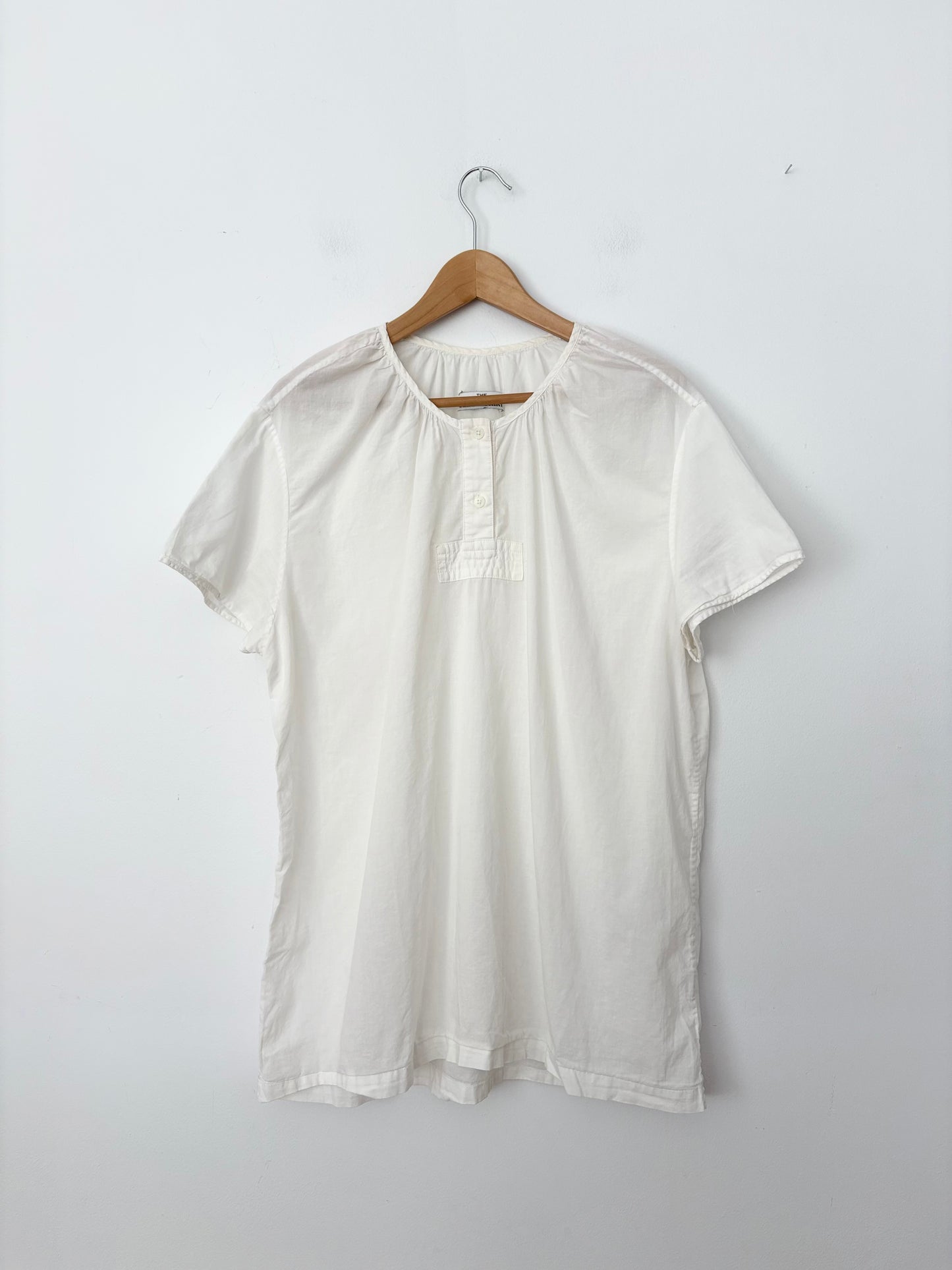 Chemise de nuit à manches courtes The sleep shirt, taille L
