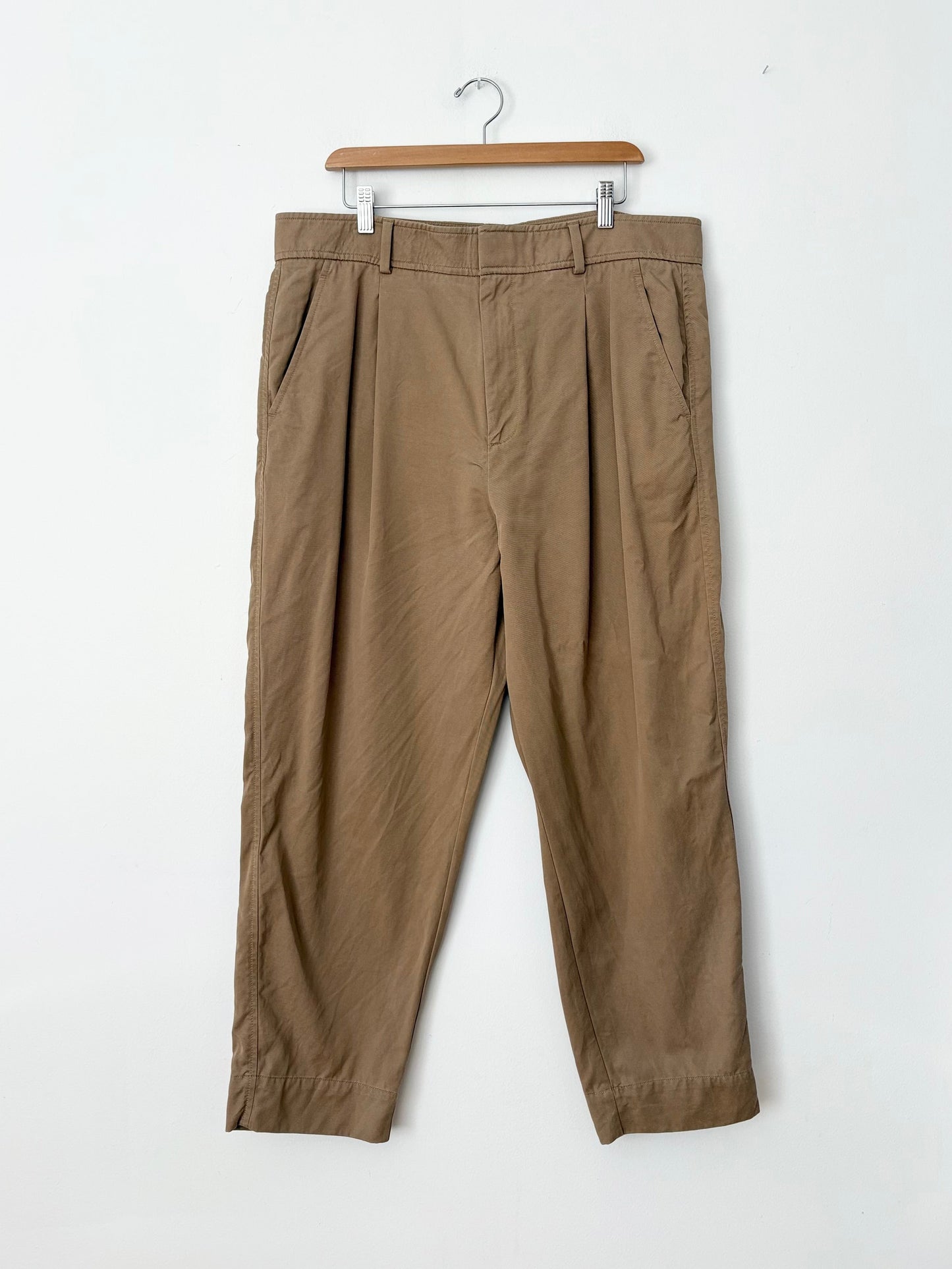 Everlane The draper taper pants in buttersmooth W36