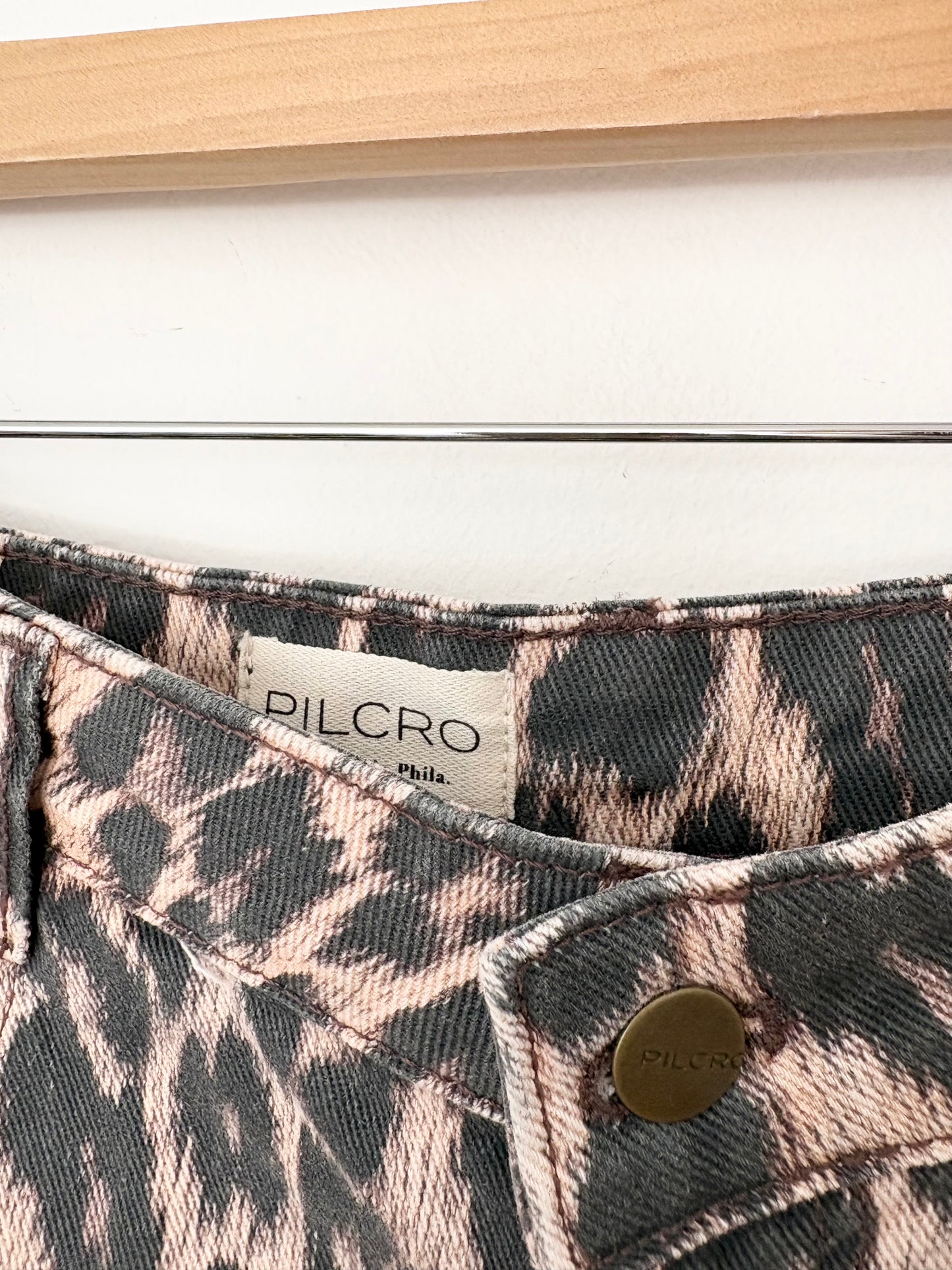 Pilcro leopart print bermuda shorts W27/28