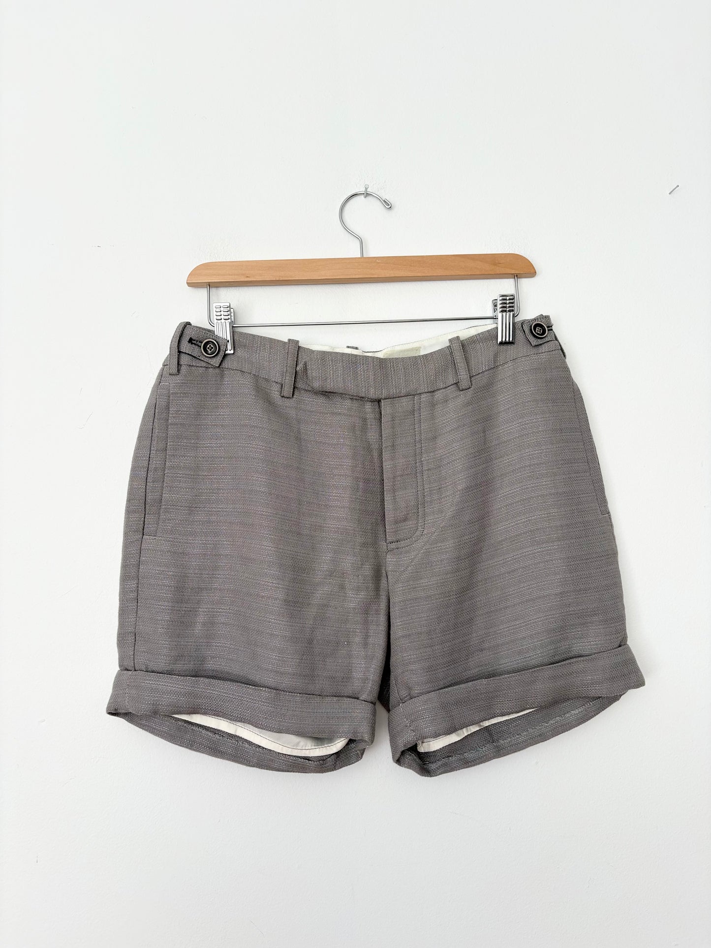 Trovata mid rise cuffed shorts W27