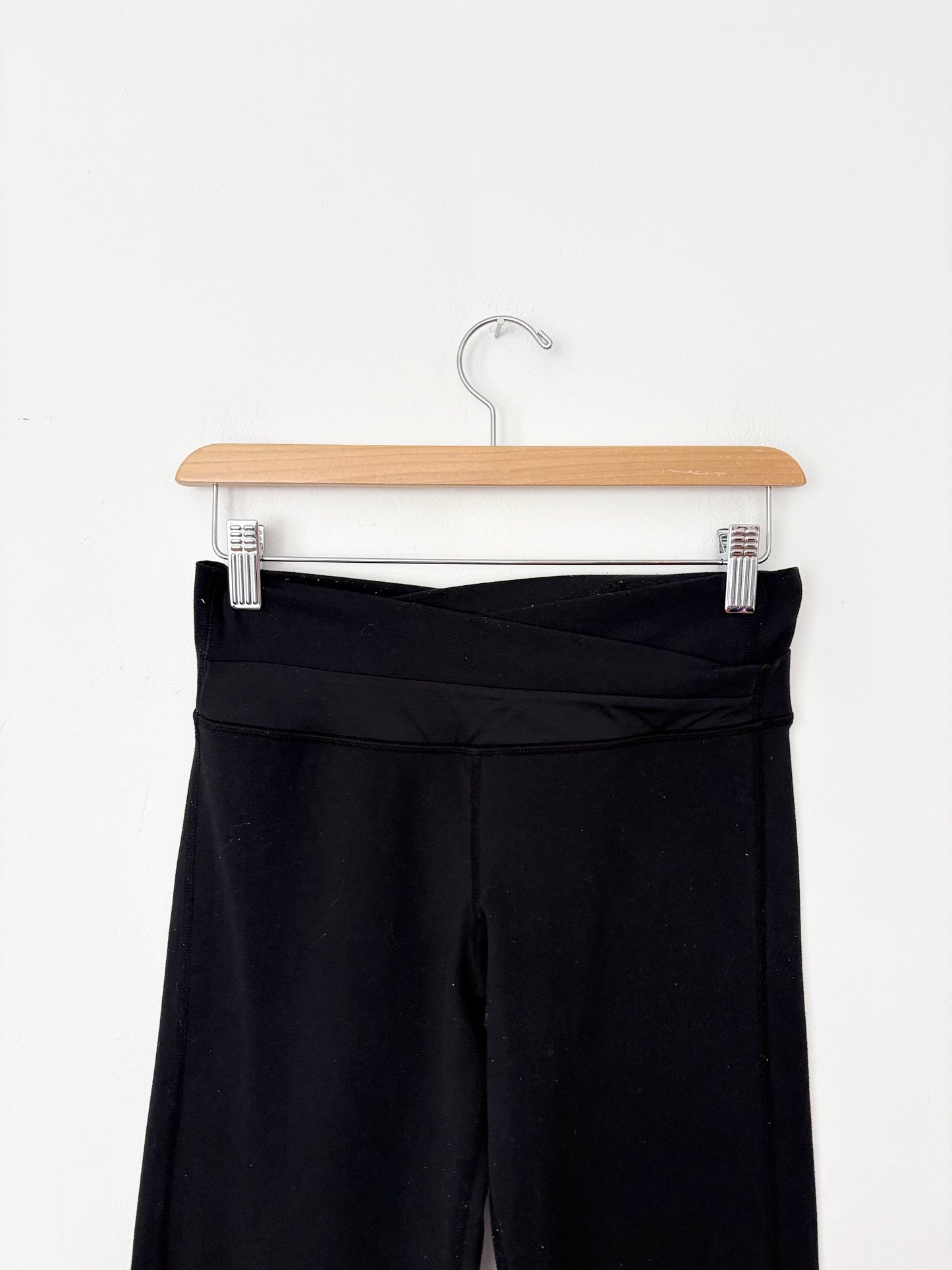Lululemon criss cross flare leggings size 4