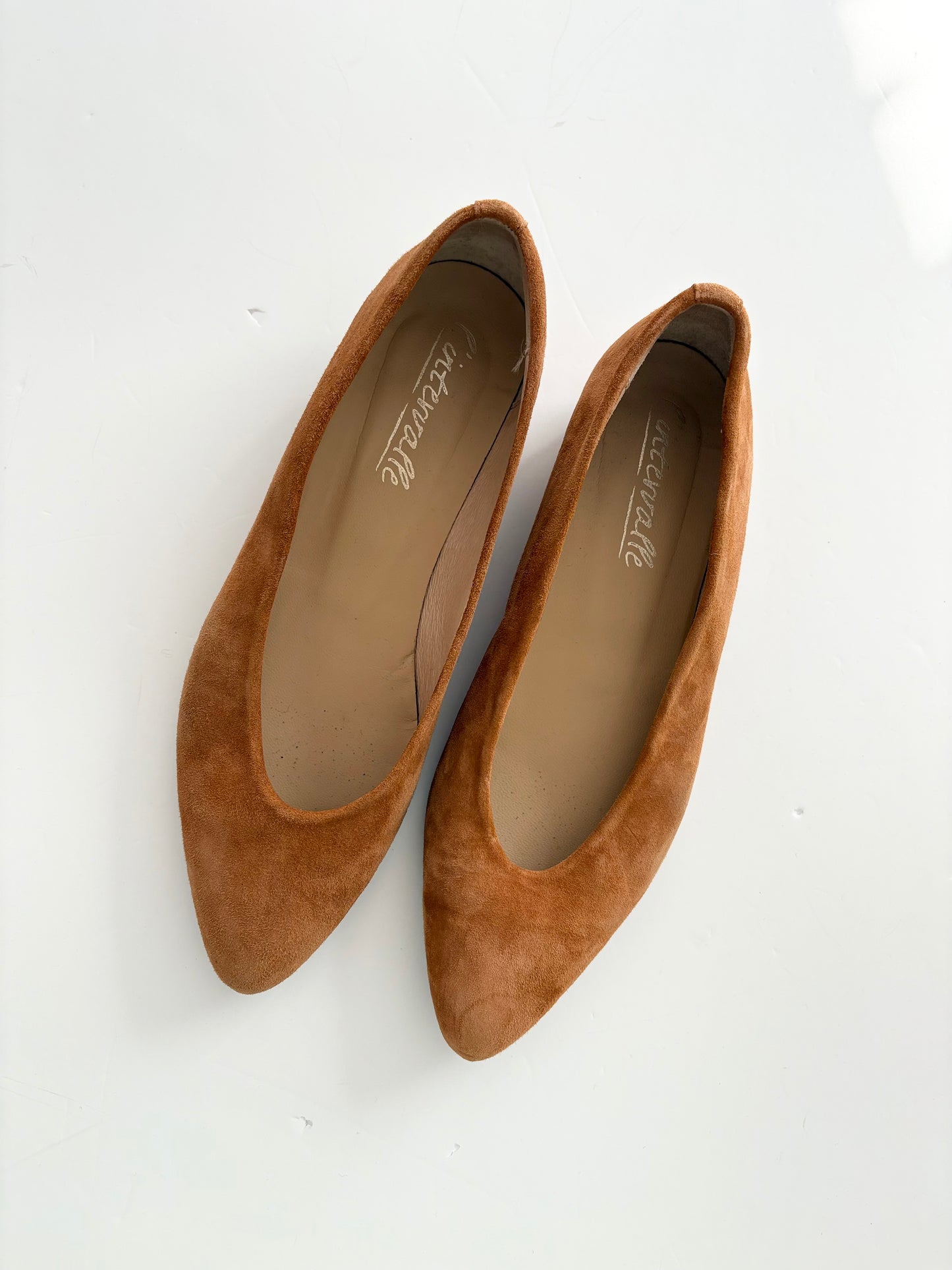 L'intervalle suede block heel pump EUR37