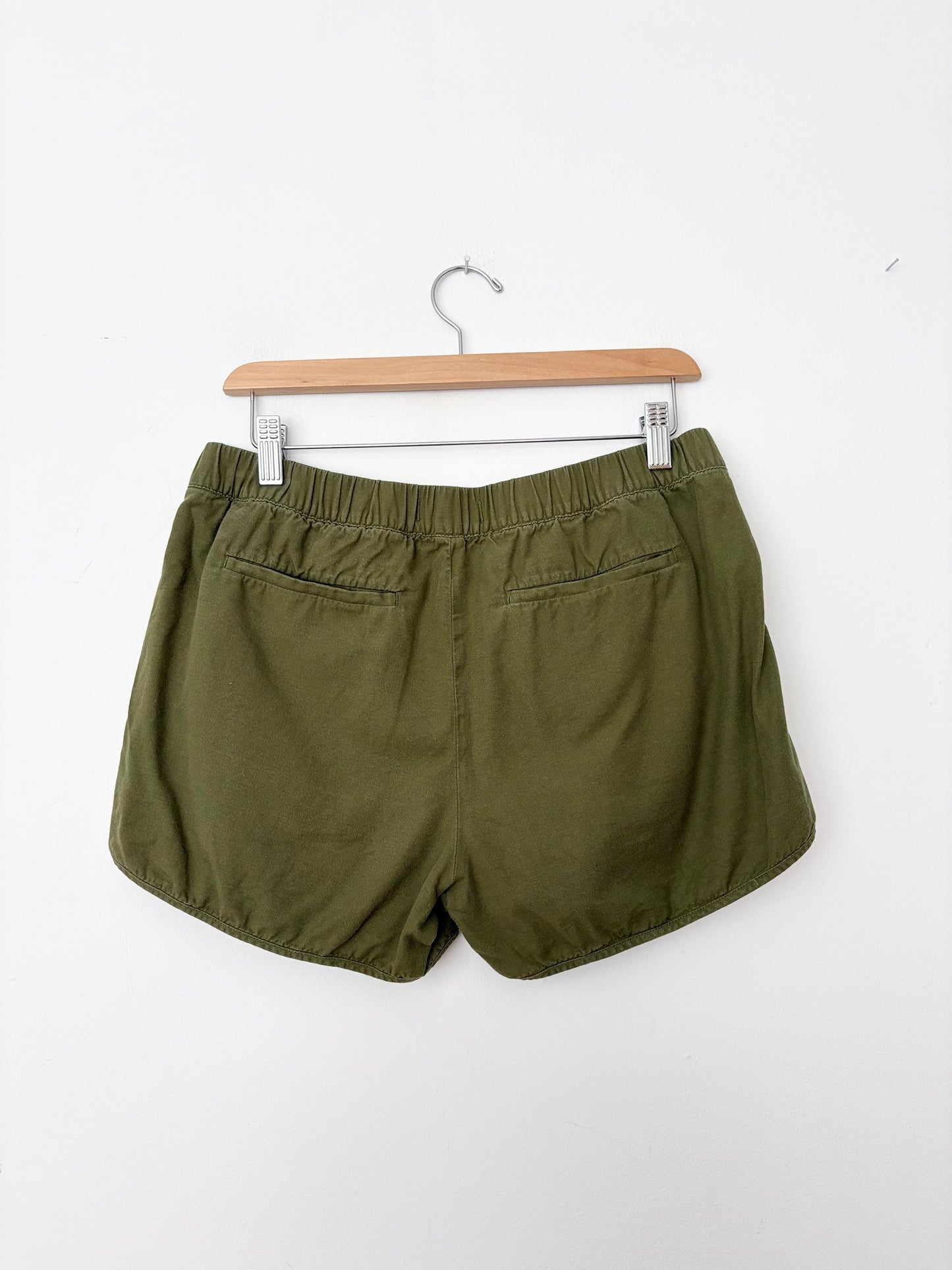 Madewell pull on track shorties Small