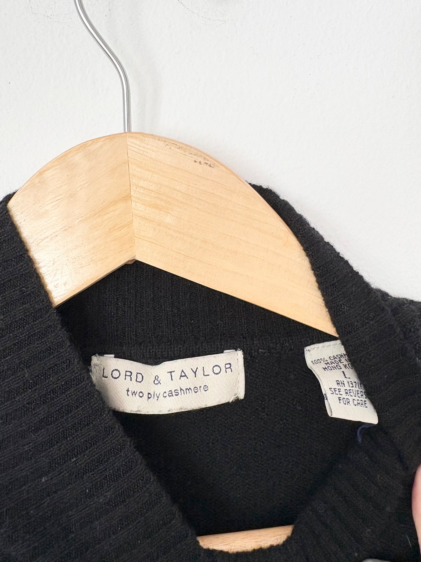 Lord & Taylor mockneck cashmere sweater Large