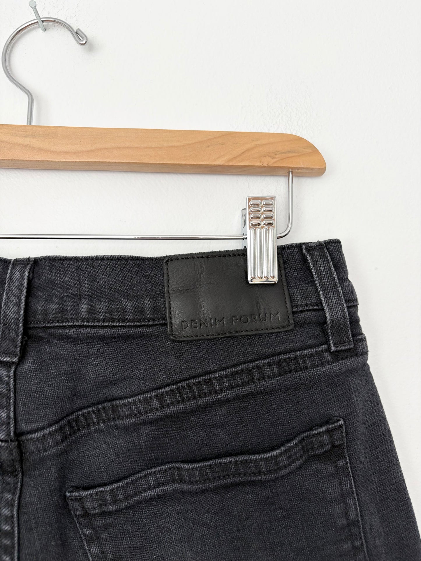 Denim forum black Arlo high rise straight jeans W28/29