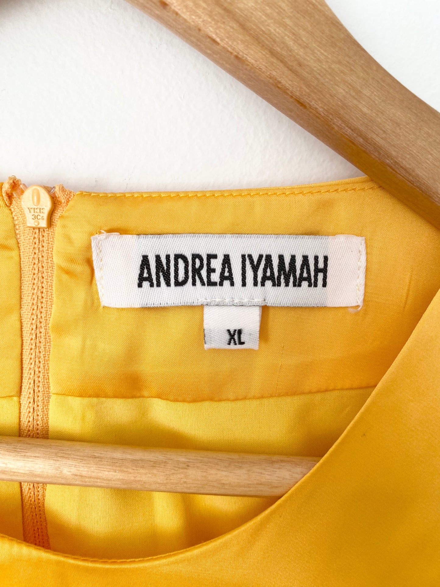 Andrea Iyamah Behati haut court XL