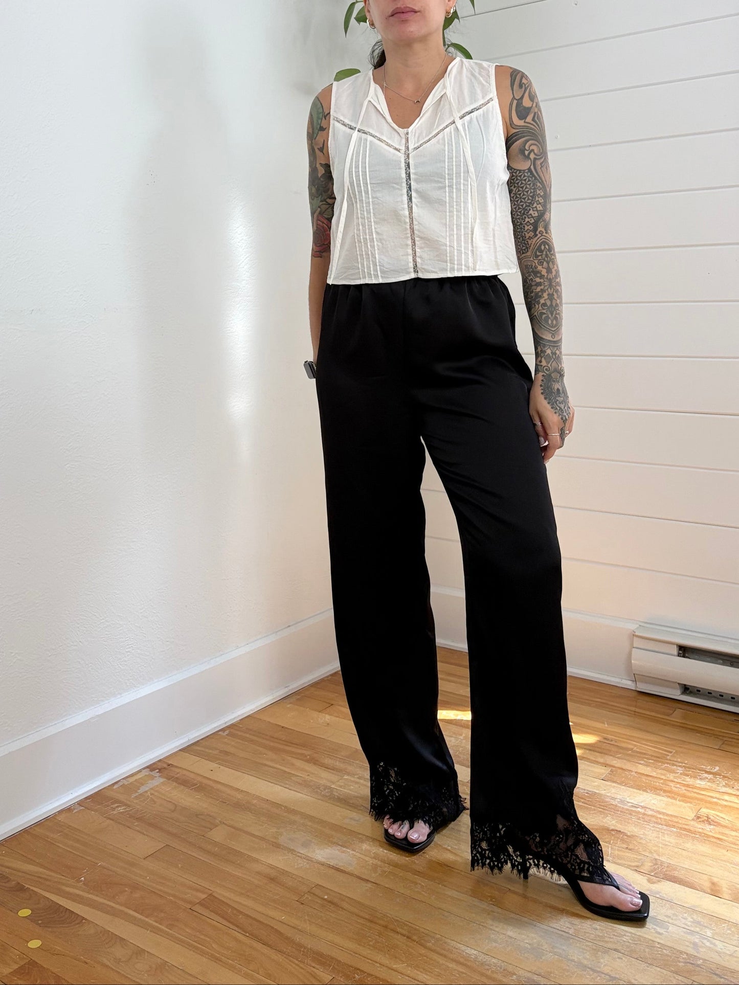 Sorella Atelier Lace detail yara pants Medium