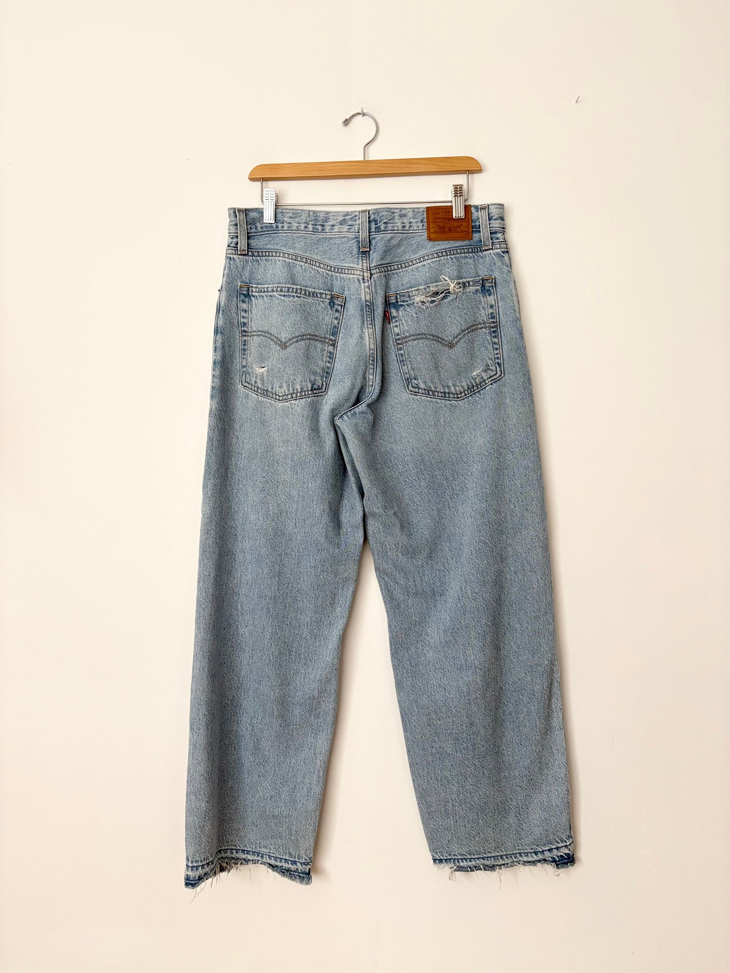 Levis distressed baggy dad jeans W29/30