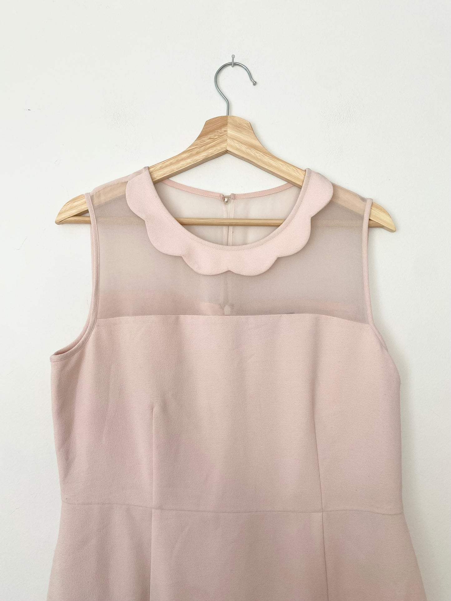 Karl Lagerfeld Scalloped sheath dress Large