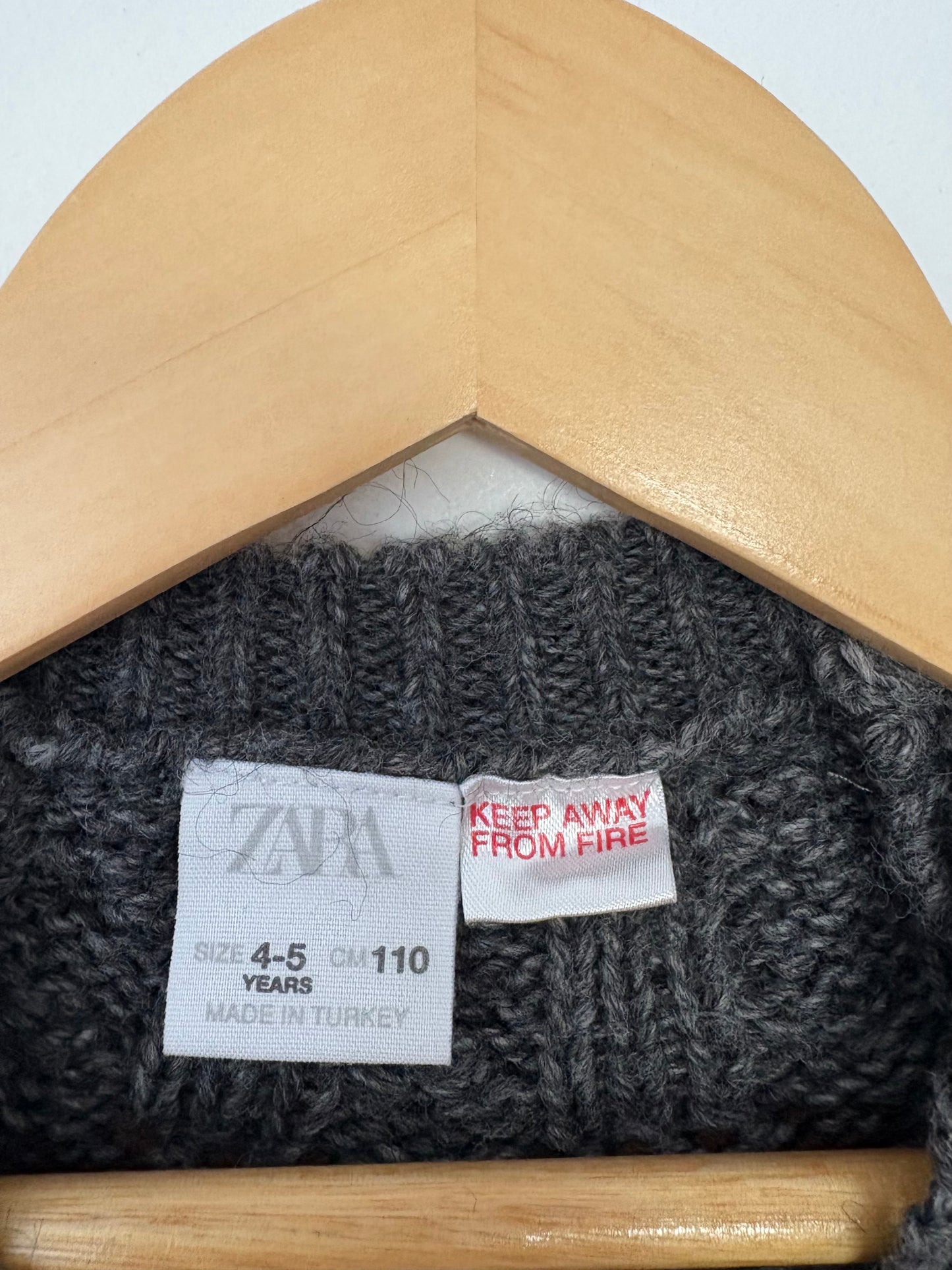 Pull Zara en maille torsadée 4/5 ans