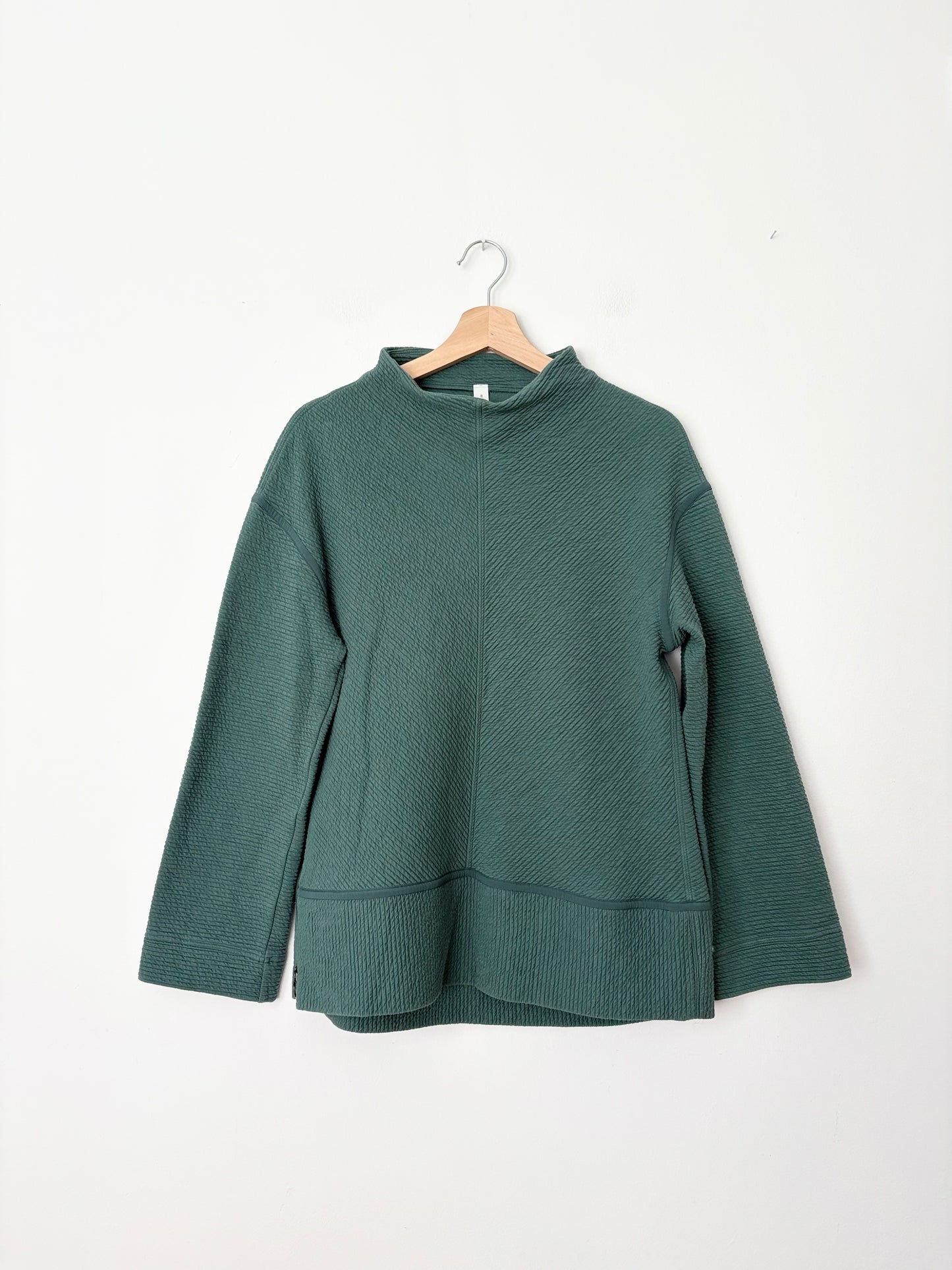 Lululemon on repeat mockneck pullover size 8