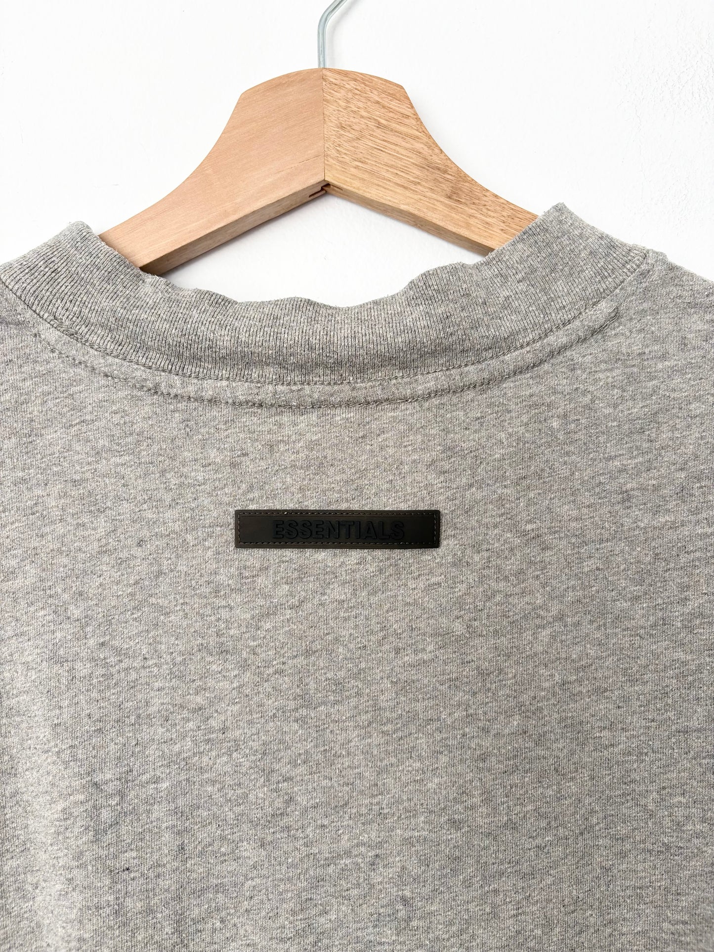T-shirt à manches longues gris Fear of God Essentials, logo M/L